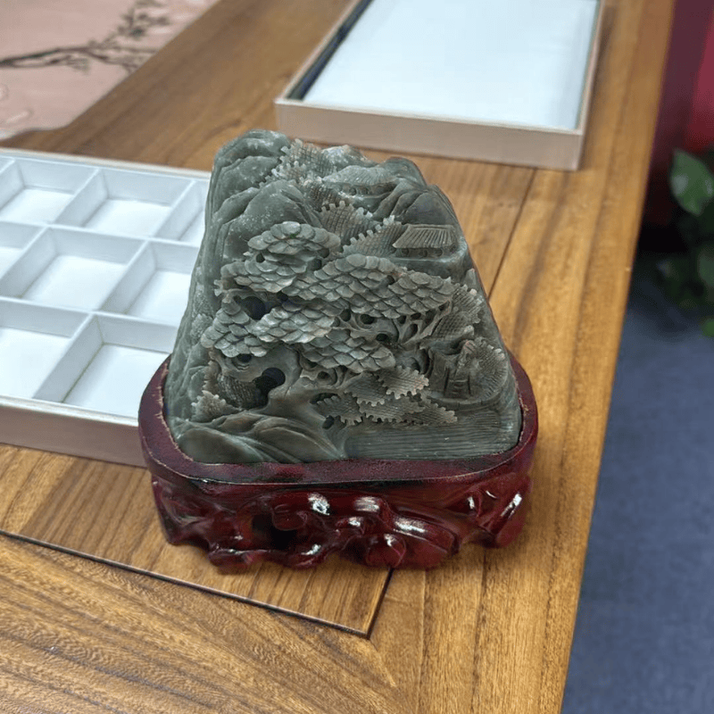 CHN-JJG0617-299 靠山玉山擺件，穩守基業聚八方財 孤品 (包盒包證書) (A99)