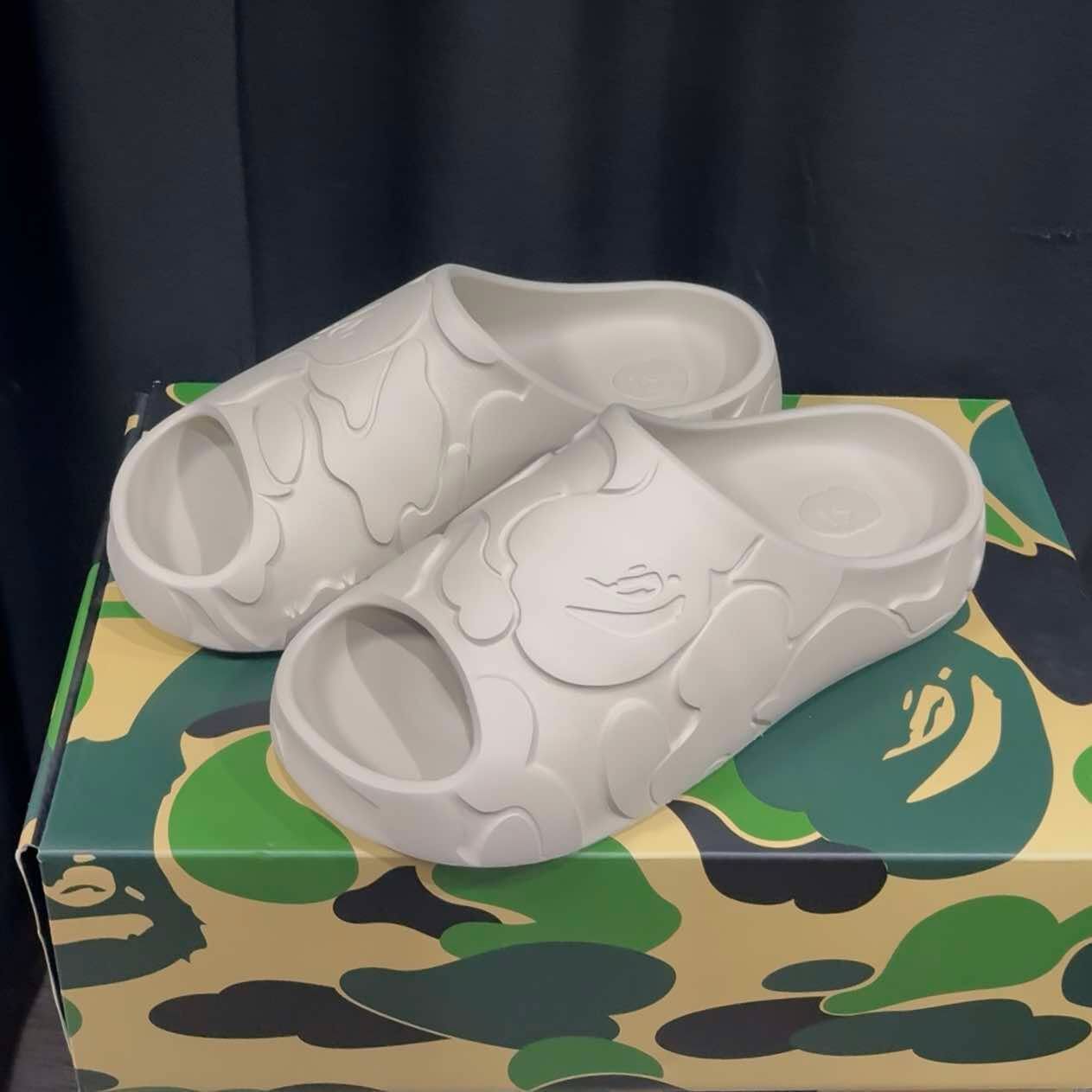 BAPE SLIDE CAMO 猿人 迷彩 拖鞋 1M30191323 / 0ZXSLM323911Q