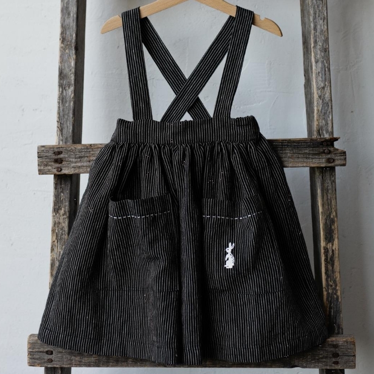 (預購)ALL THE BEAUTIFUL LINEN 口袋虛線吊帶短裙 EXCLUSIVE SUSPENDER PINAFORE (NEW)