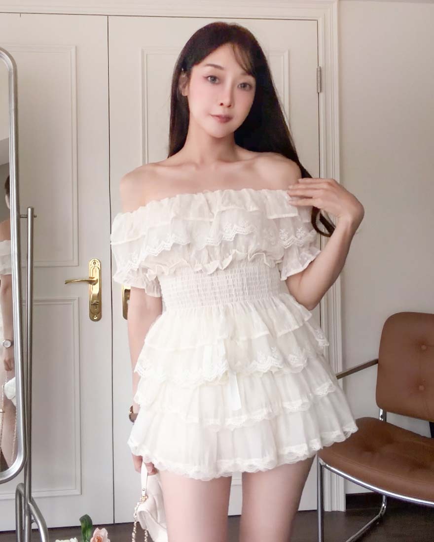 LINA LINA優雅迷戀立體波點網紗刺繡荷葉上衣-氣質杏