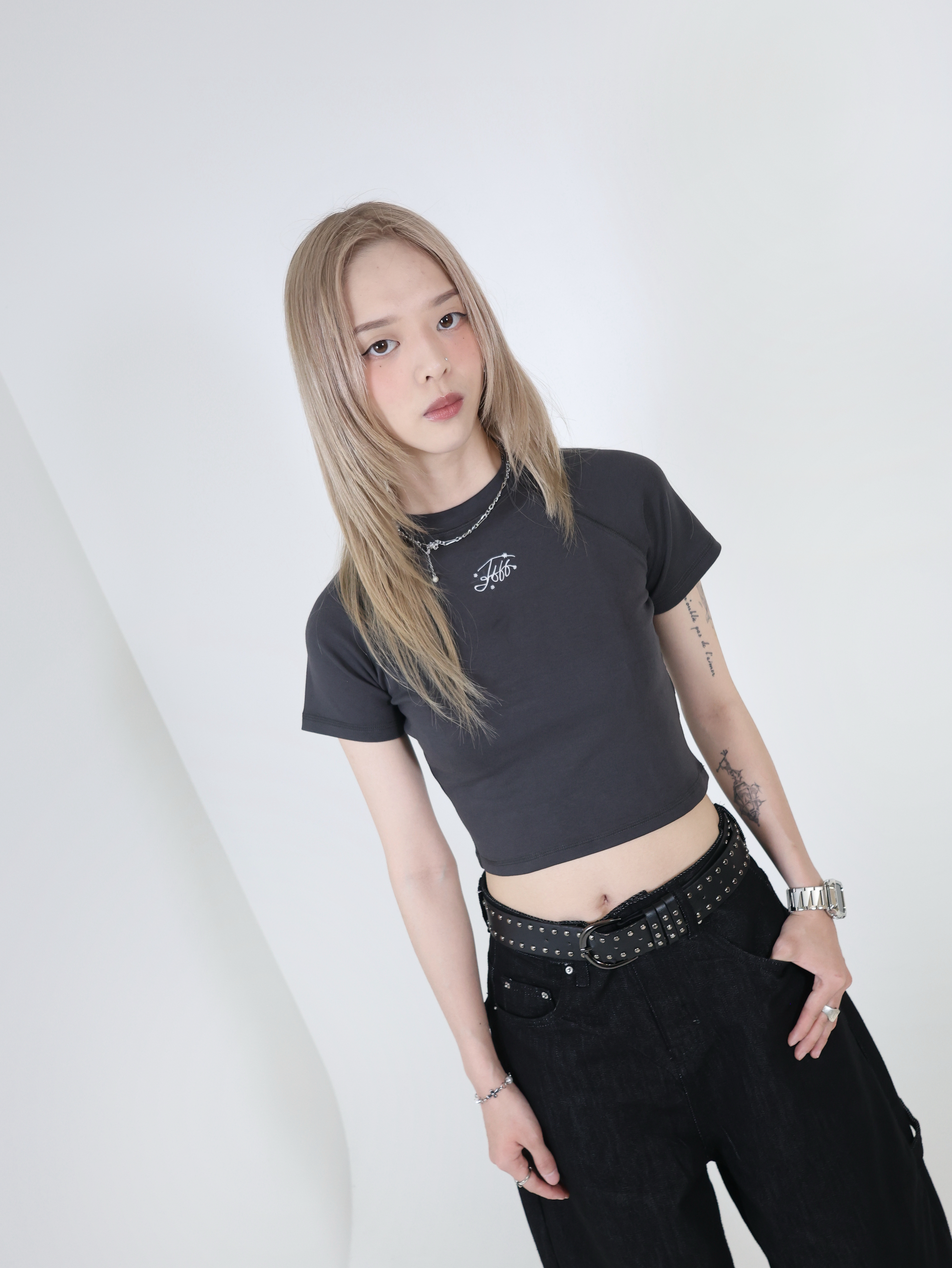 （現貨）FASHIONJUMP Meteor FFF Embroidery Crop Top / 流星FFF 刺繡 短版上衣 女版 圓領 短袖 FGBN01