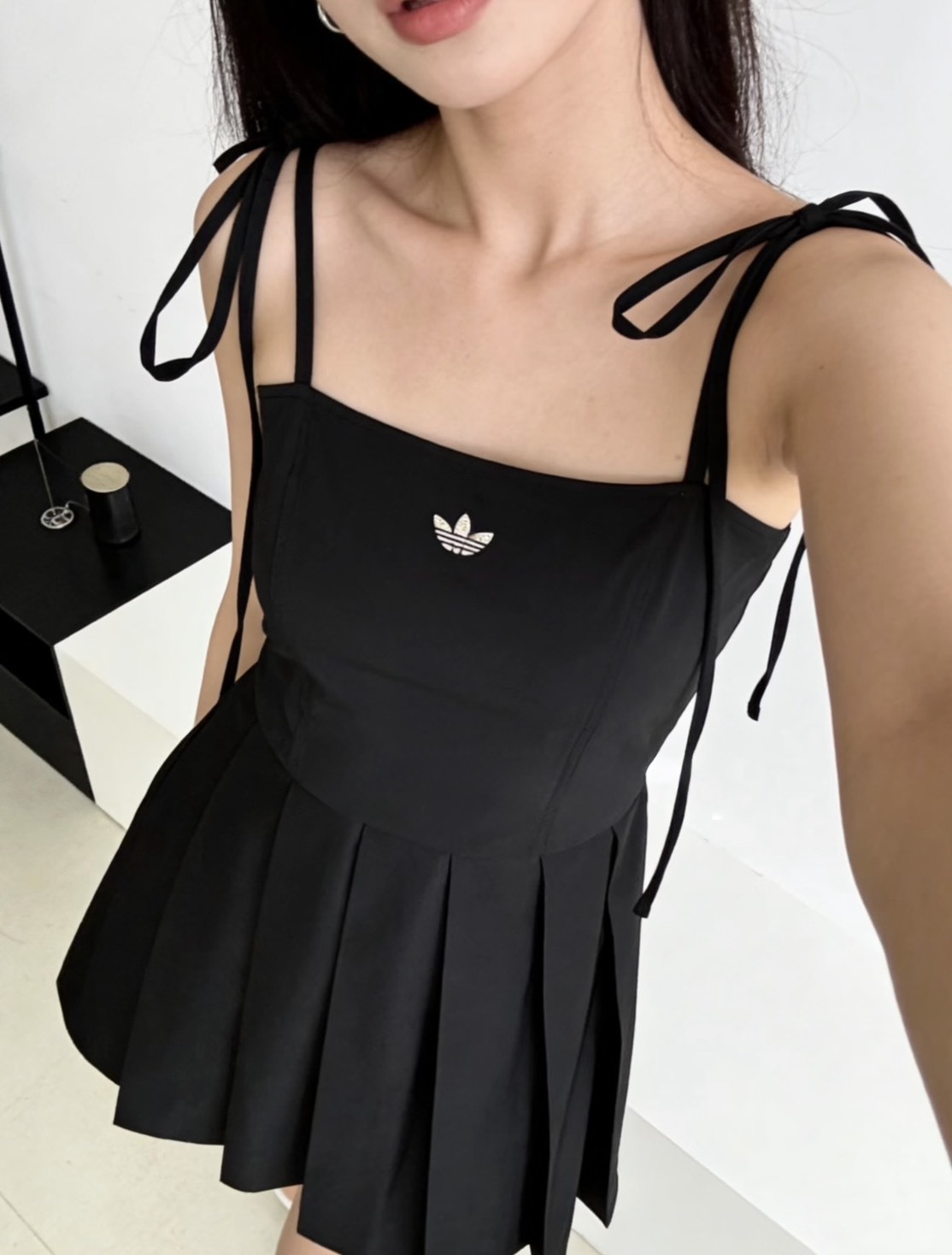 ADIDAS ORIGINALS 蝴蝶結 小黑裙 連身裙 黑色 純慾 細肩帶