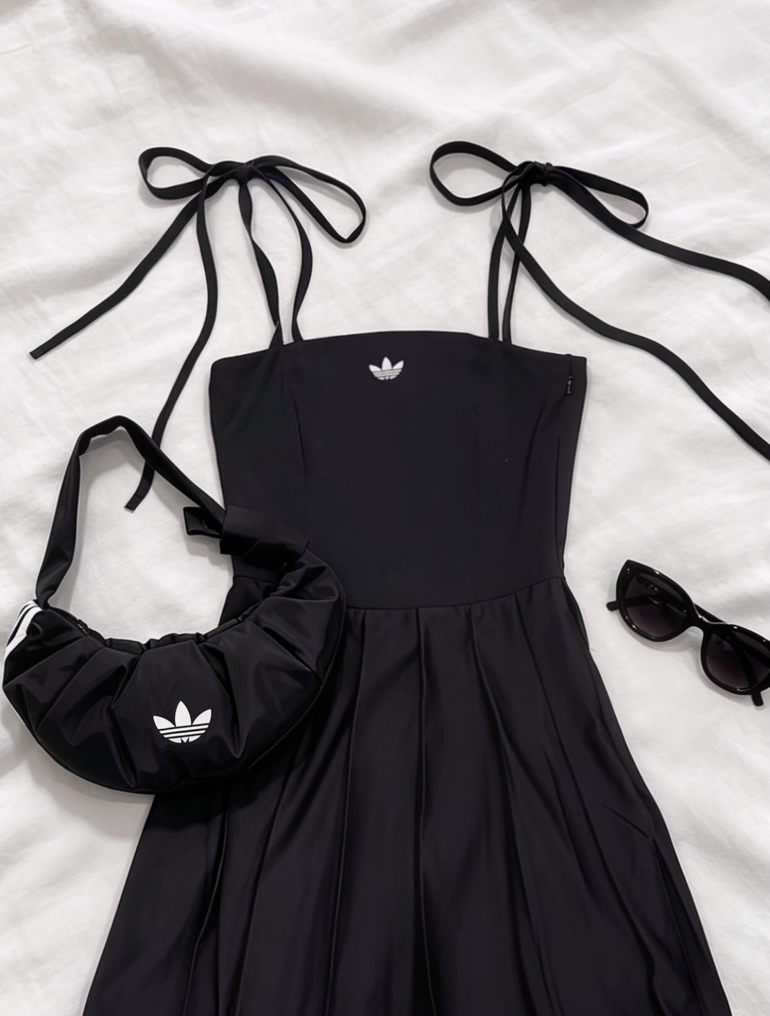 ADIDAS ORIGINALS 蝴蝶結 小黑裙 連身裙 黑色 純慾 細肩帶