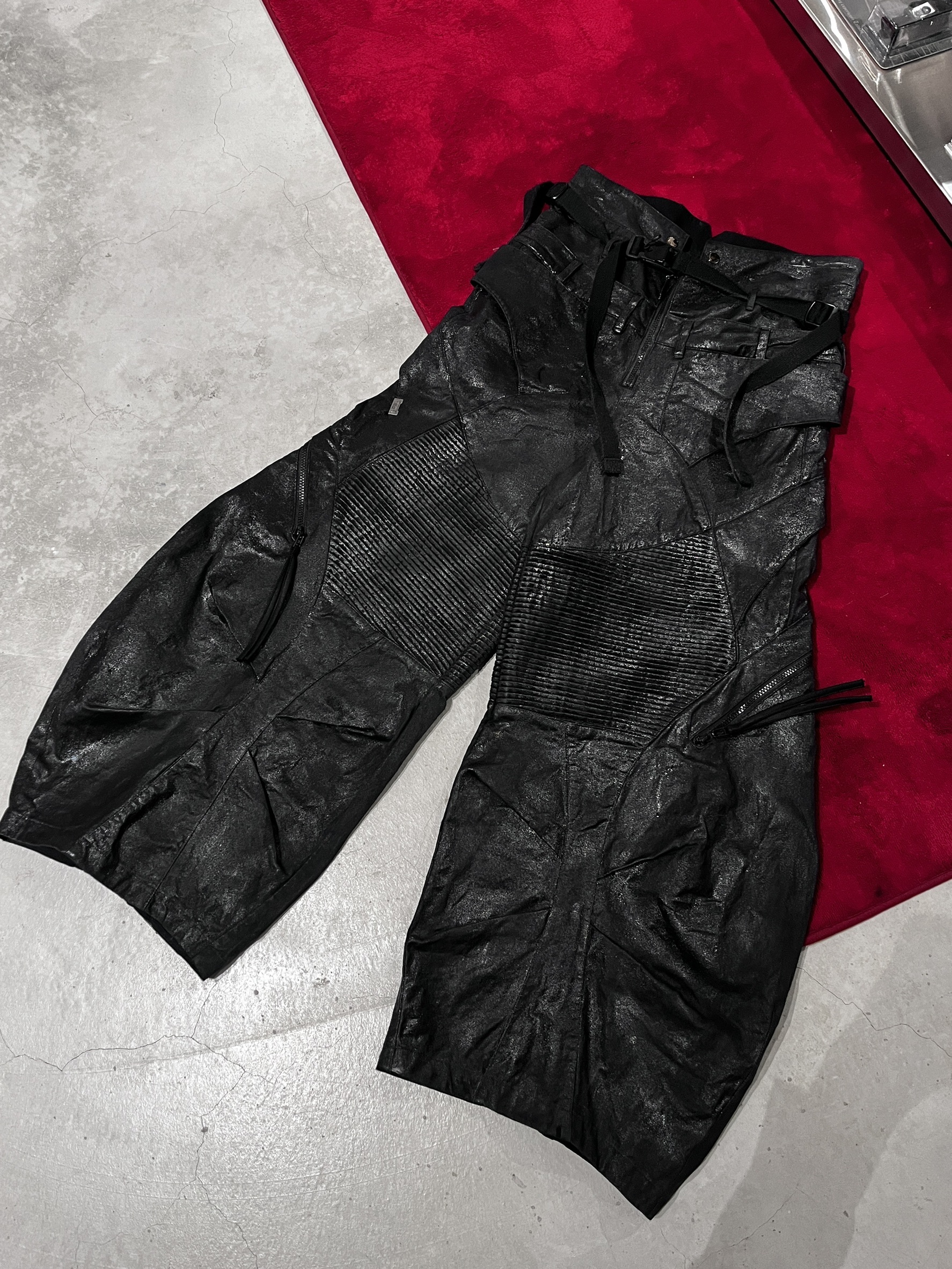 GIGDENANCE RUST VEIN BIKER PANTS