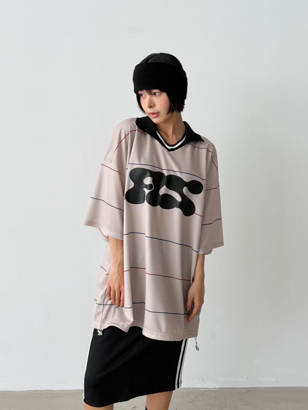 反領英文字短袖Tee AVOIR-024T