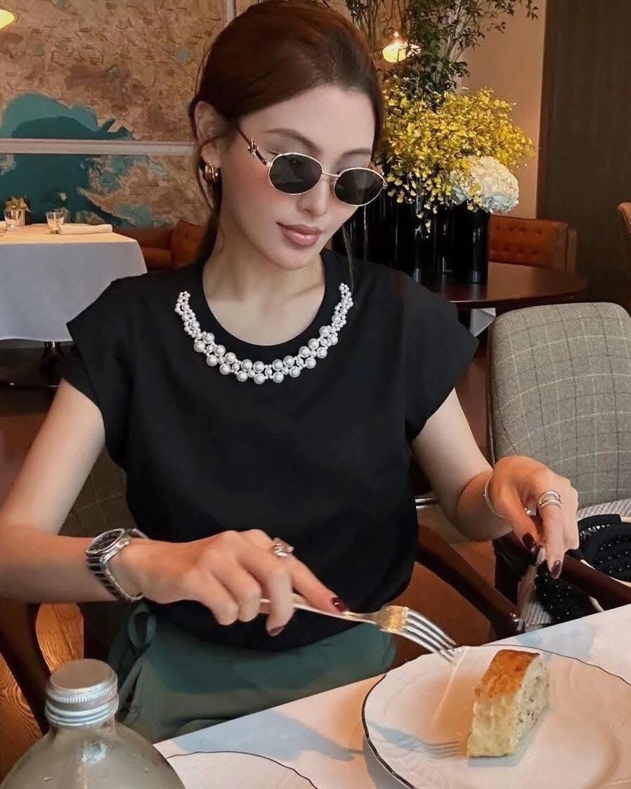 【簡約氣質美的珍珠領棉感tee】（現貨）