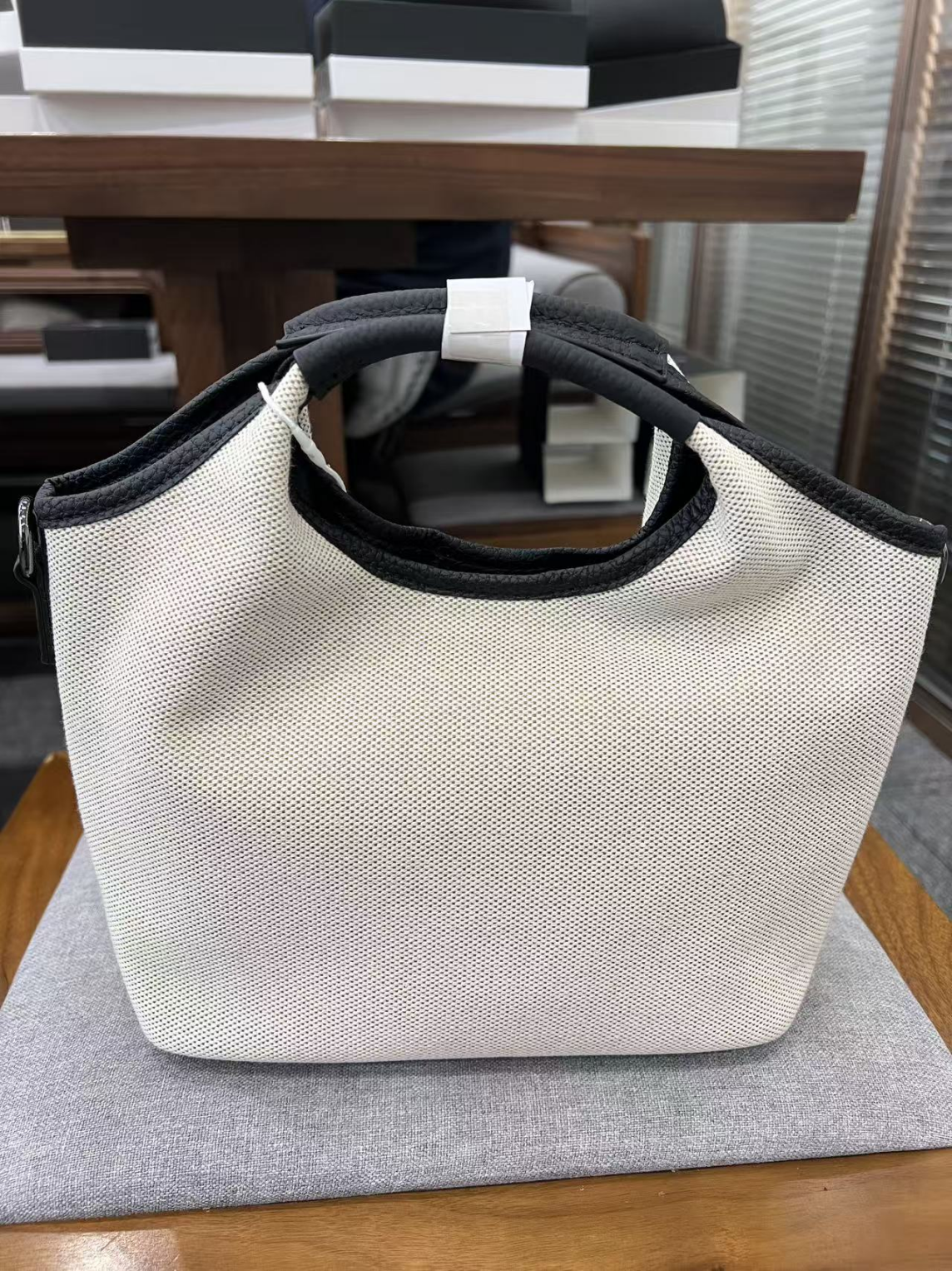 SZ260616-K136-QXX613060-白色(送真絲絲巾)
