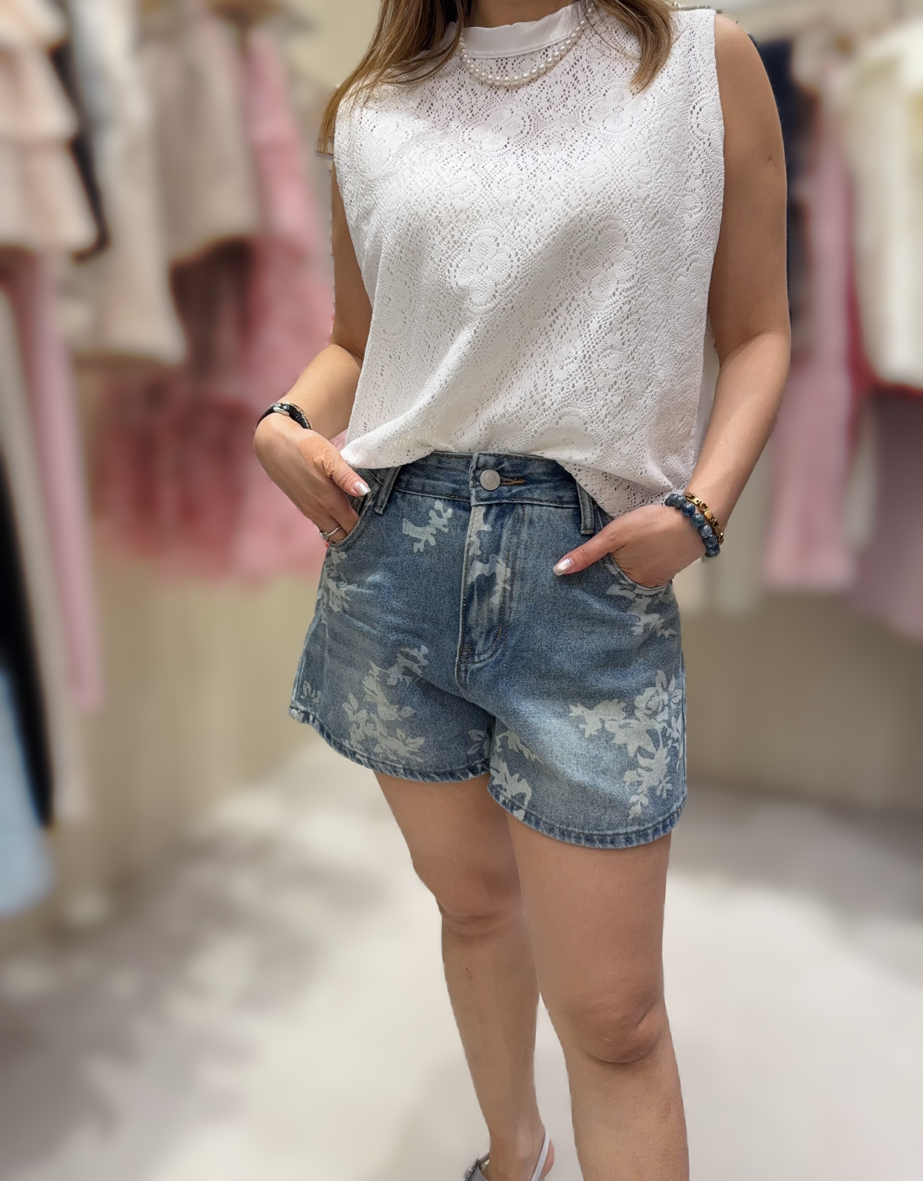 ME98  牛仔褲  S  腰25  HIP41   長 12.5   /  L 腰28   HIP 44   長12.5    $419 (一口價)