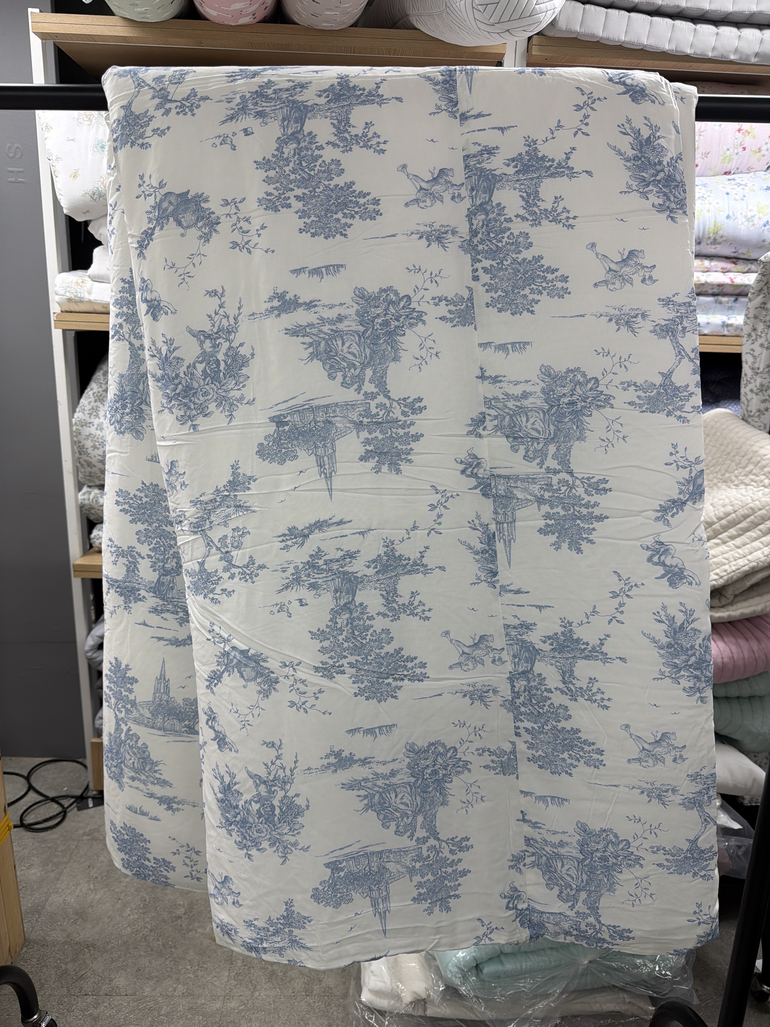 TU04 韓國100%莫代爾歐陸風情春夏被-藍色 **送兩個枕頭袋 (Q-180X220CM)