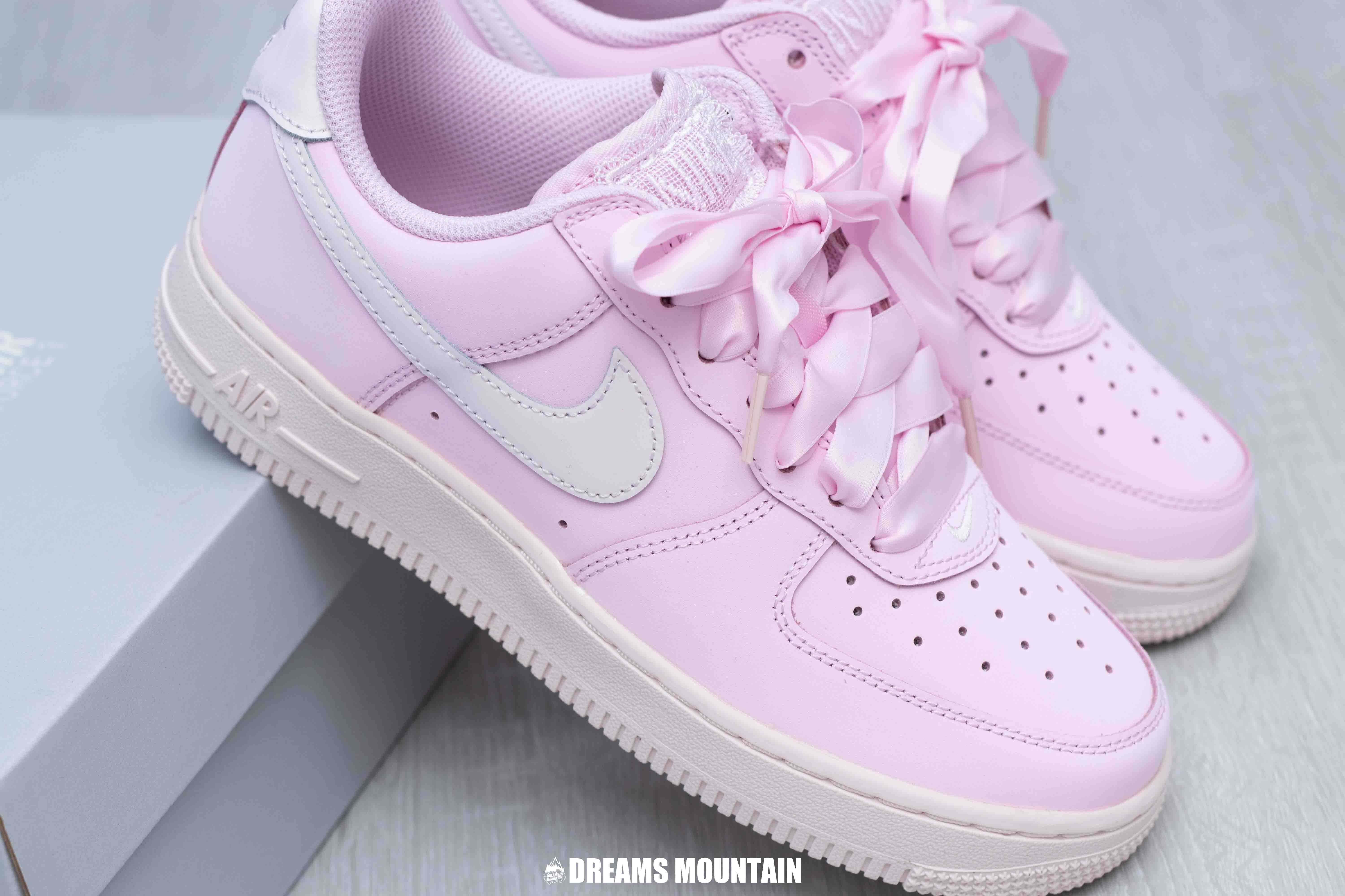 【預訂】 NIKE AIR FORCE 1 RETRO PREMIUM 絲帶櫻花粉-WOMEN