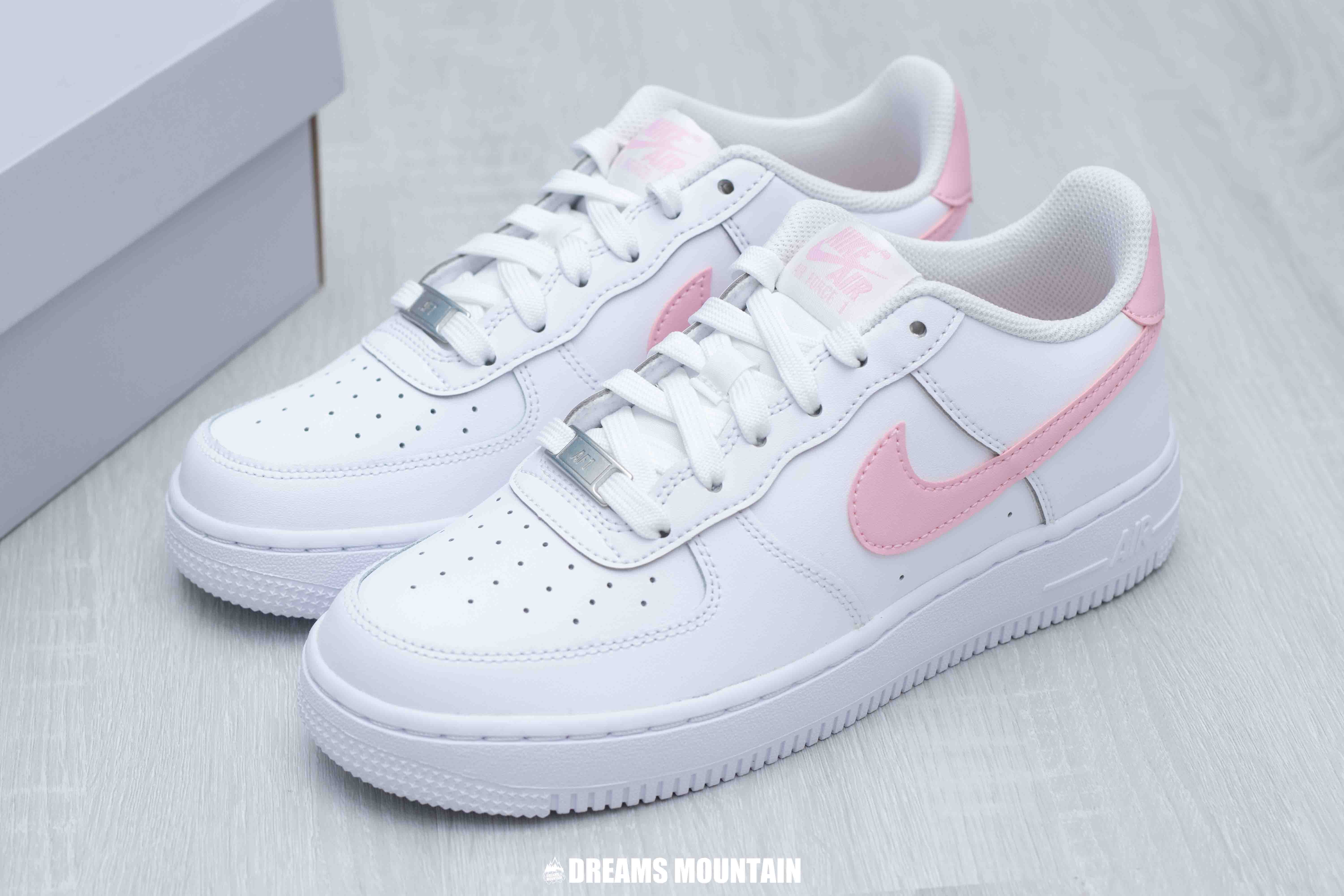 【預訂】NIKE AIR FORCE 1 白柔粉-GS