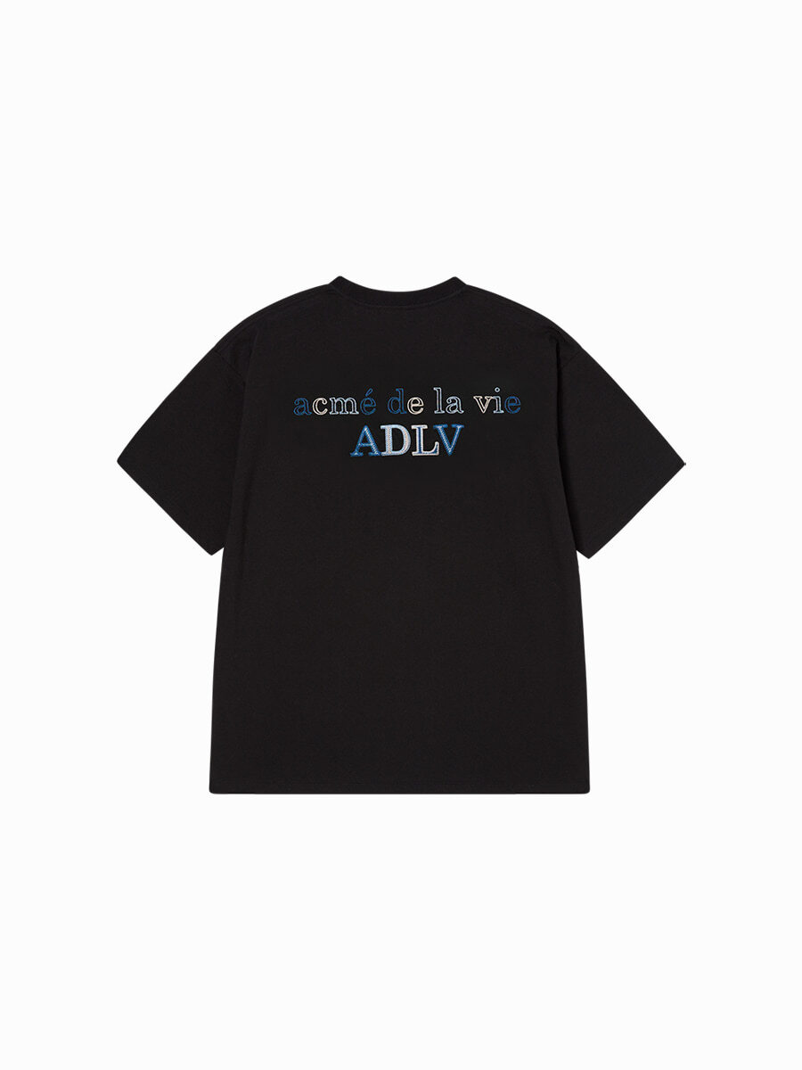 Q56 ADLV TRIPLE CHAIN EMBO BASIC LOGO SHORT SLEEVE T-SHIRT - BLACK｜26SS-TP-SS-LG-TCS-BLK