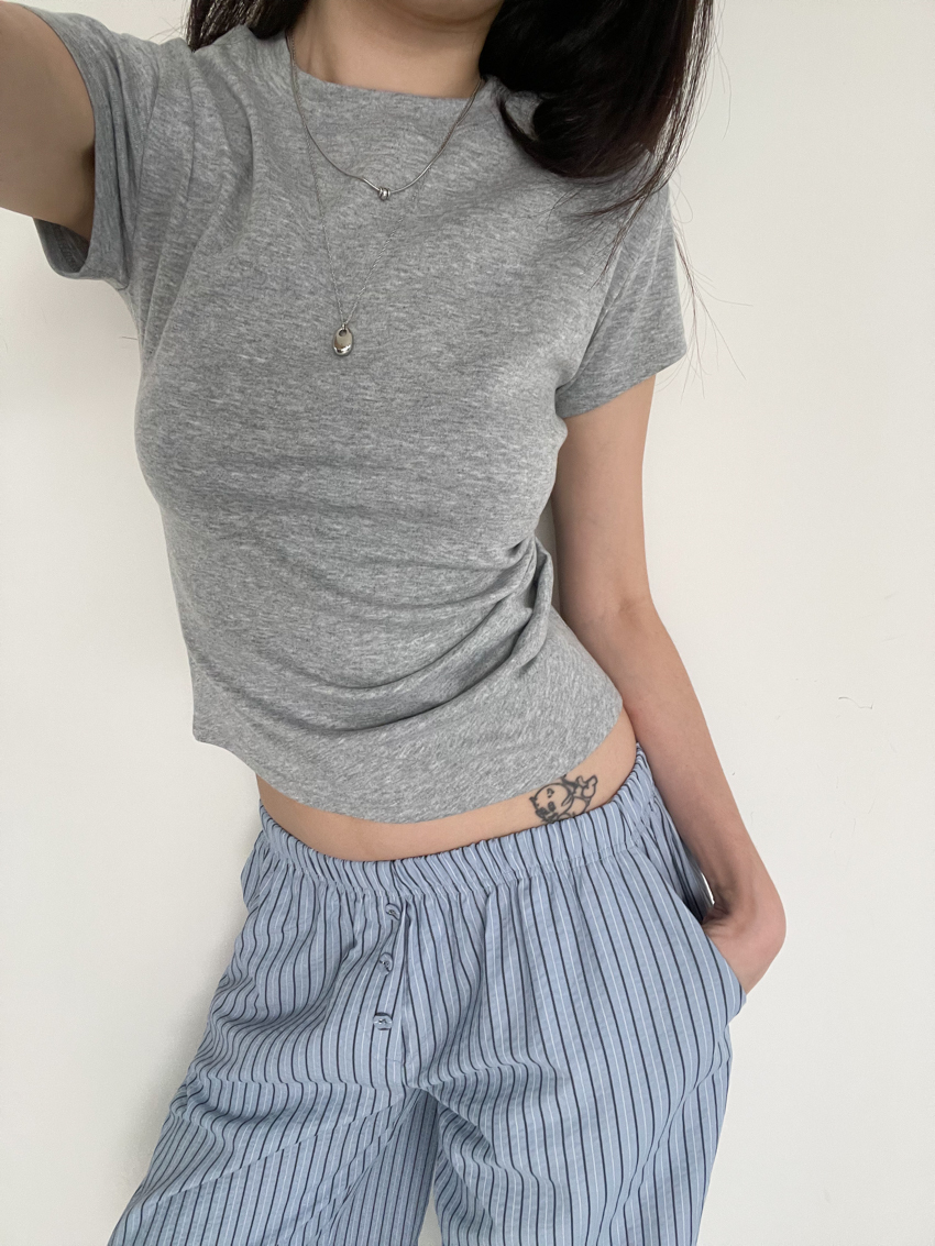 side-ruched waistline round-neck top