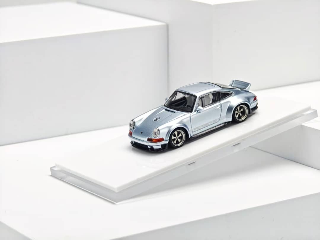 PO-$160 * ZINCIT MODEL * 1:64 SINGER 911 964 DLS ICE BLUE