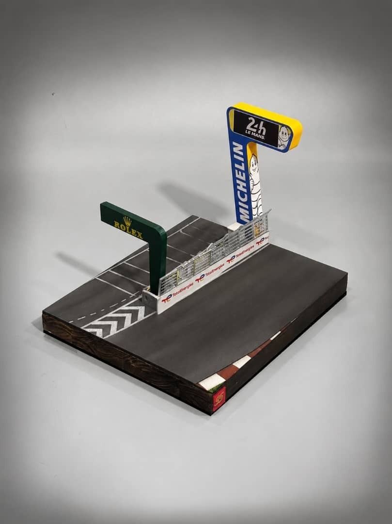 PO-$300 * 95 MODEL WORKSHOP * 1:64 DIORAMA - LEMANS MICHELIN