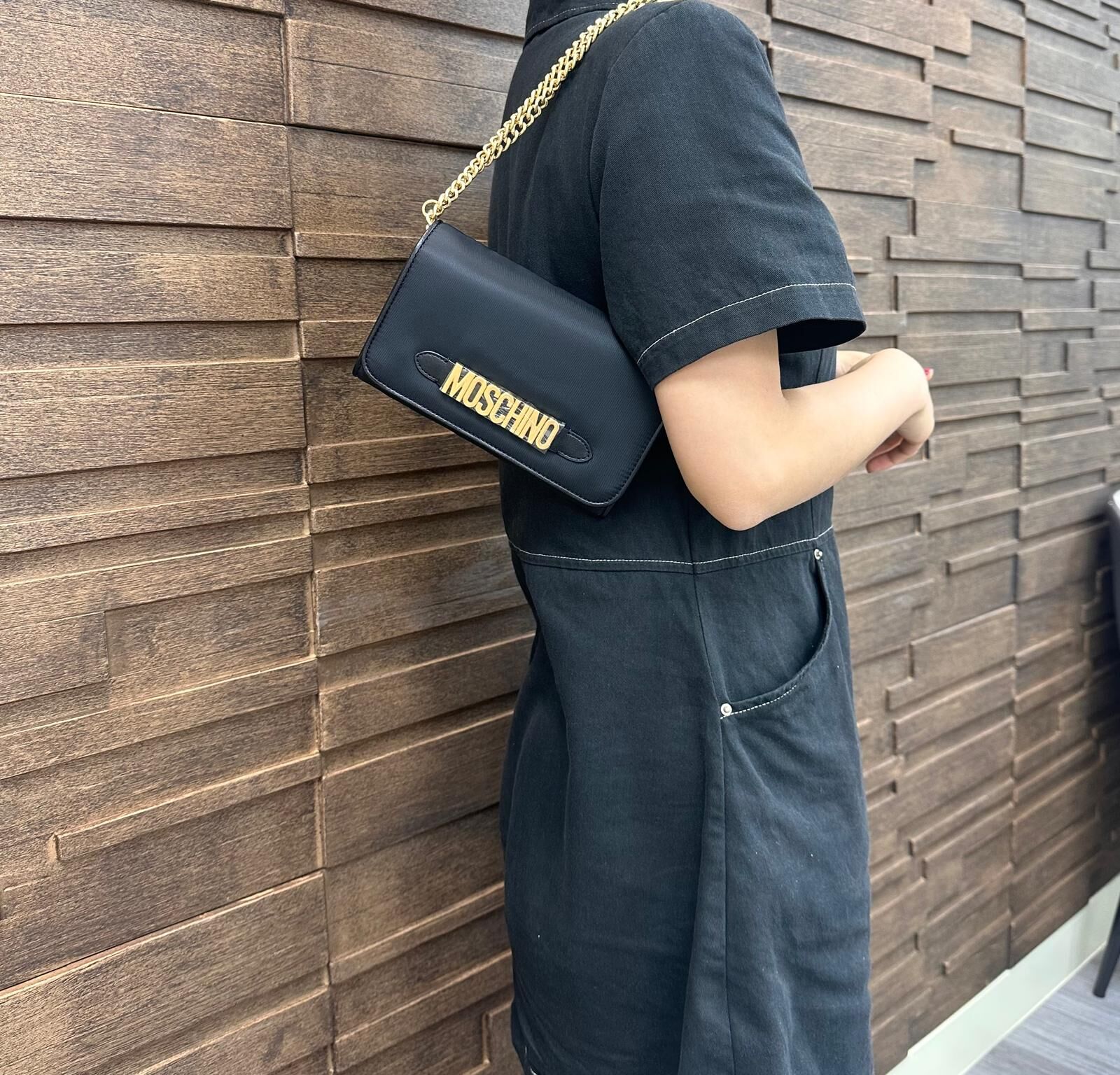 LYS02234 MOSCHINO 金色Logo Woc