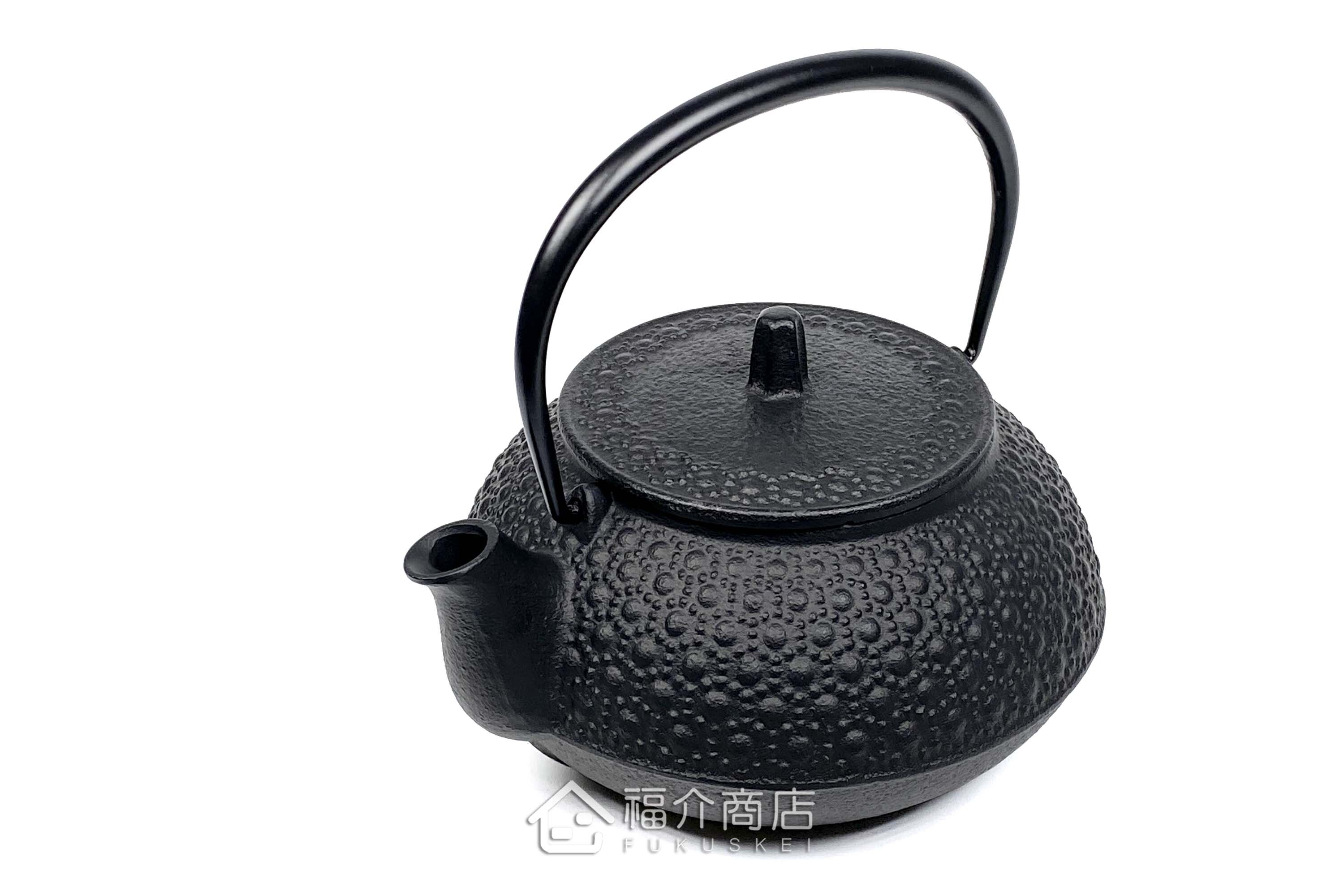 泡茶用的黑色鐵壺