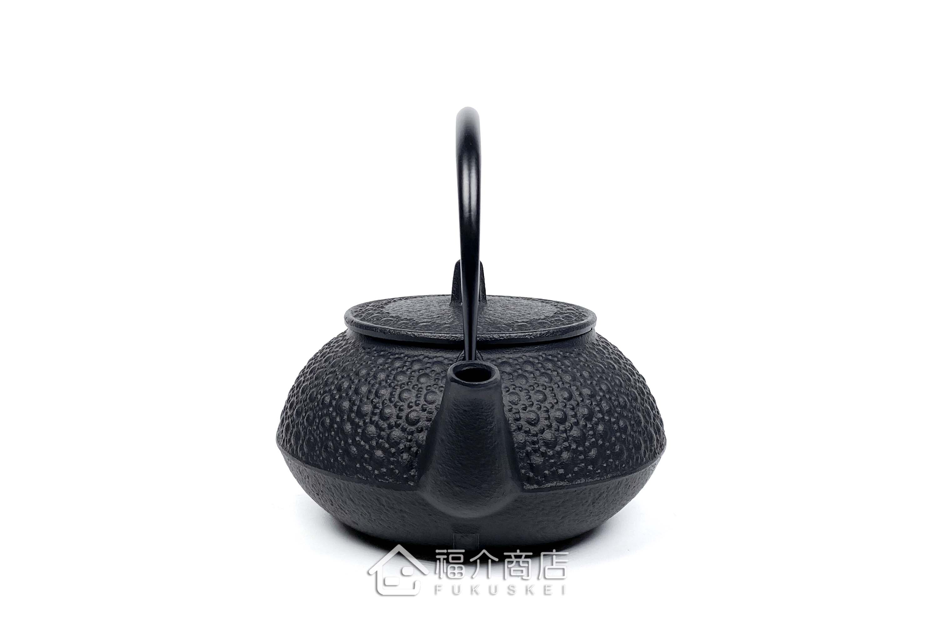 泡茶用的黑色鐵壺