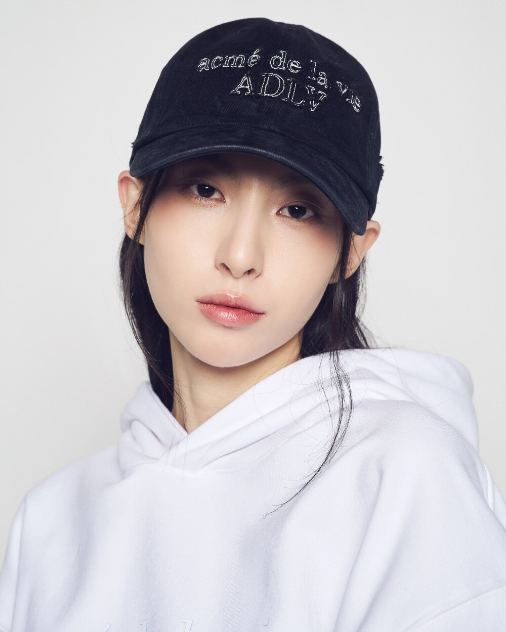 Q65 ADLV FABRIC LOGO APPLIQUE BALL CAP -BLACK｜26SS-AC-CA-LG-FPC-BLK