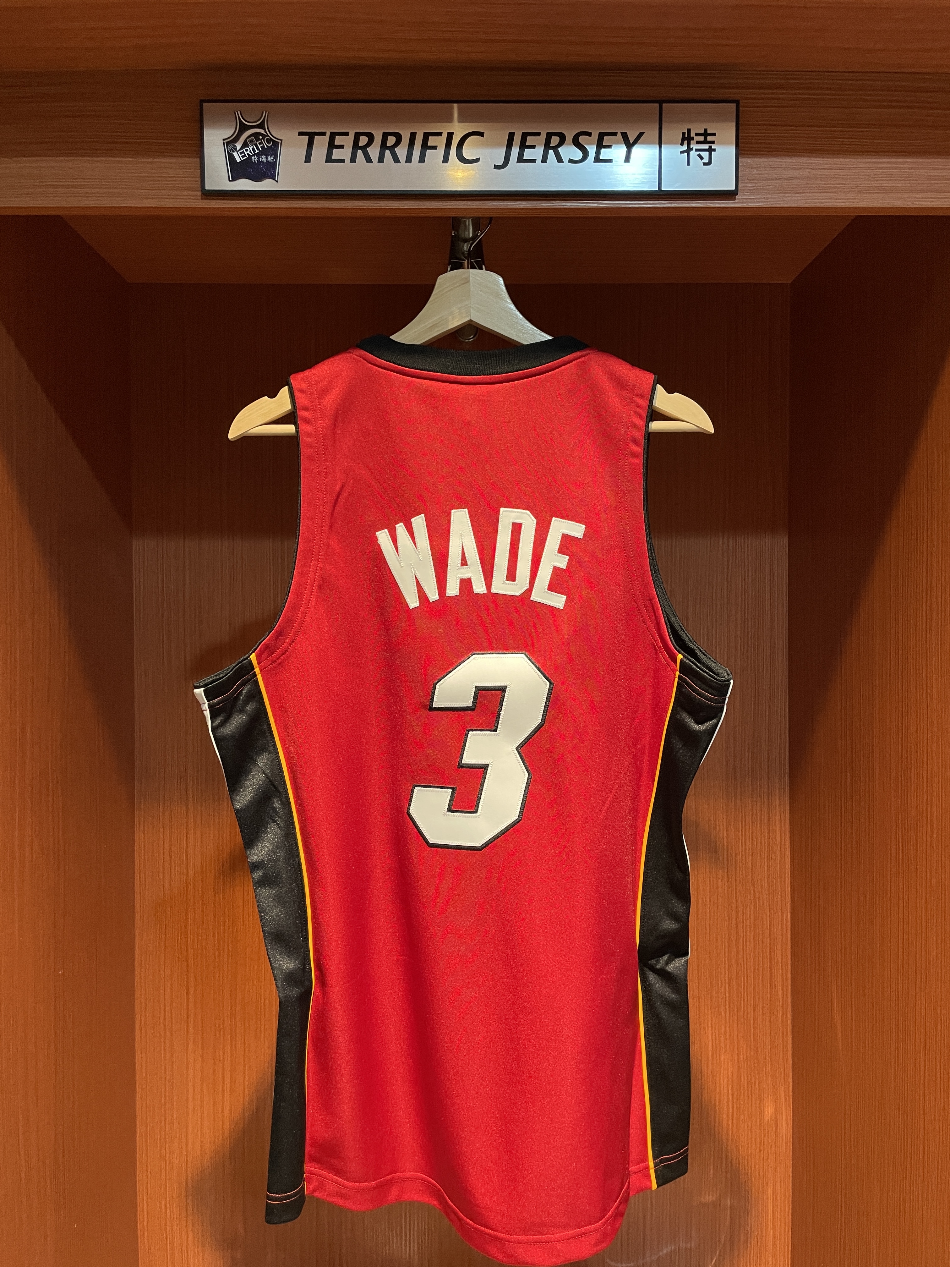 NBA球衣 Dwyane Wade 邁阿密熱火 客場紅 冠軍金盃 緞面 05-06 M&N Authentic 球員版 電繡 全新