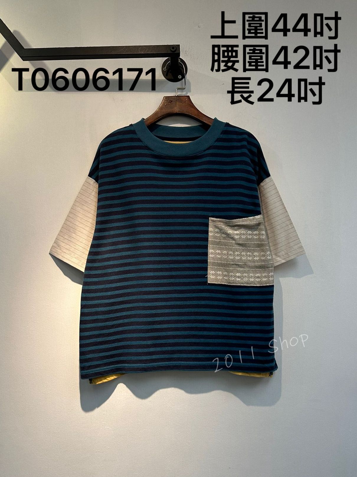 出口日本拼色橫間刺繡花紋口袋T恤  上圍44吋 腰圍42吋 長24吋  T0606171