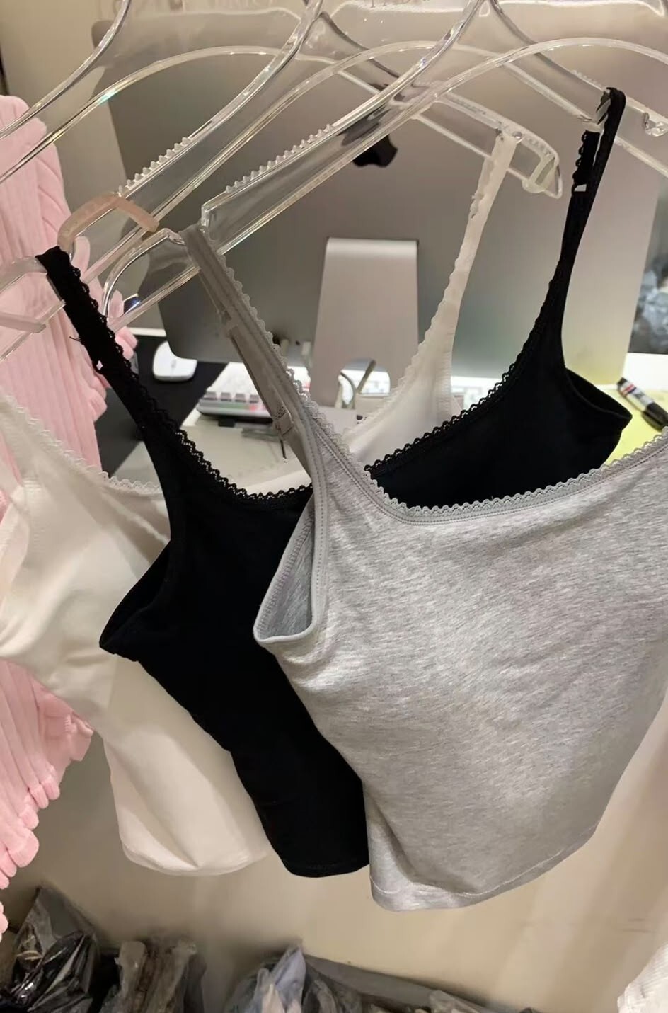 FC74  BRA TOP  胸27-40 長18 $299 (一口價)
