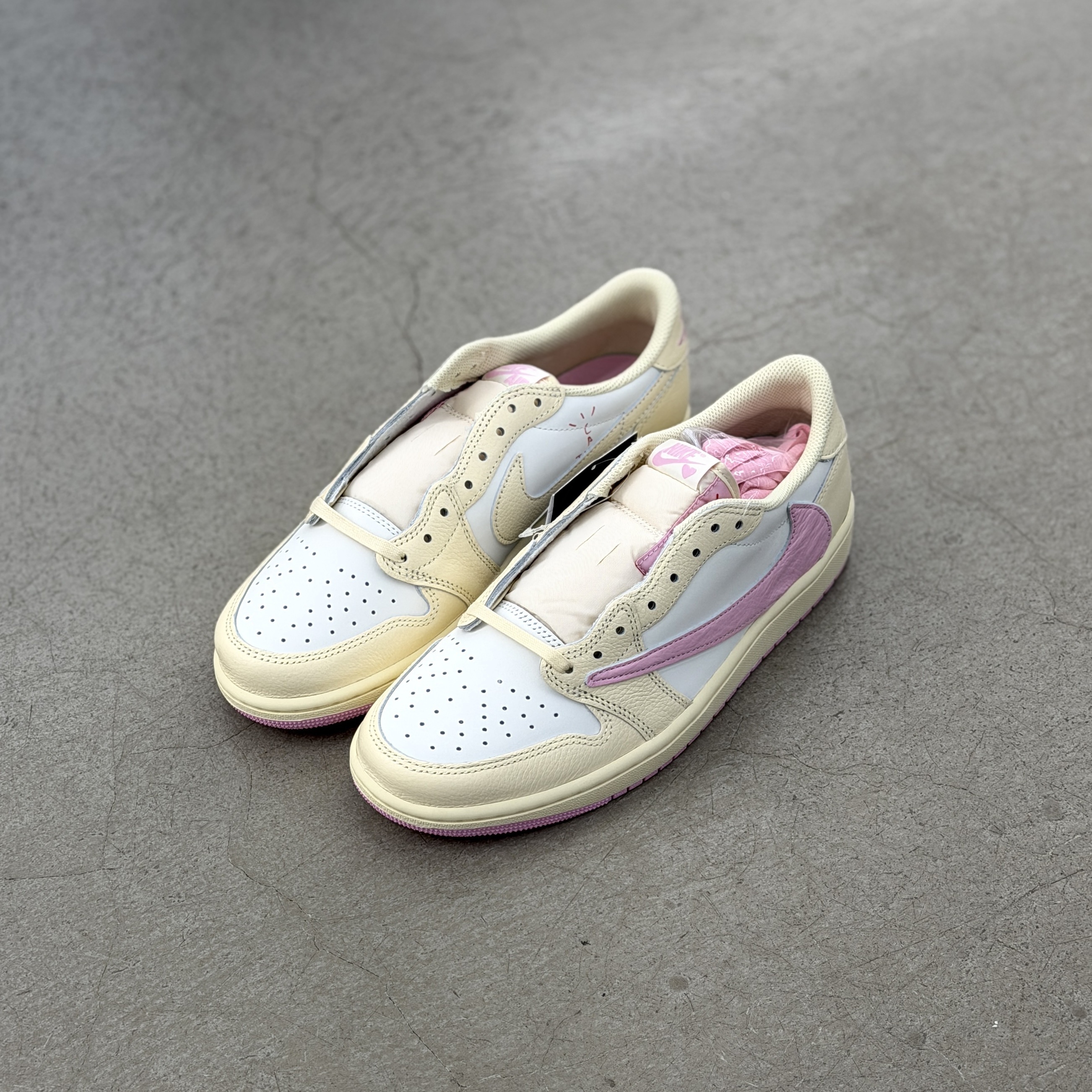Jordan 1 Retro Low OG SP Travis Scott Shy Pink |  IQ7604-100
