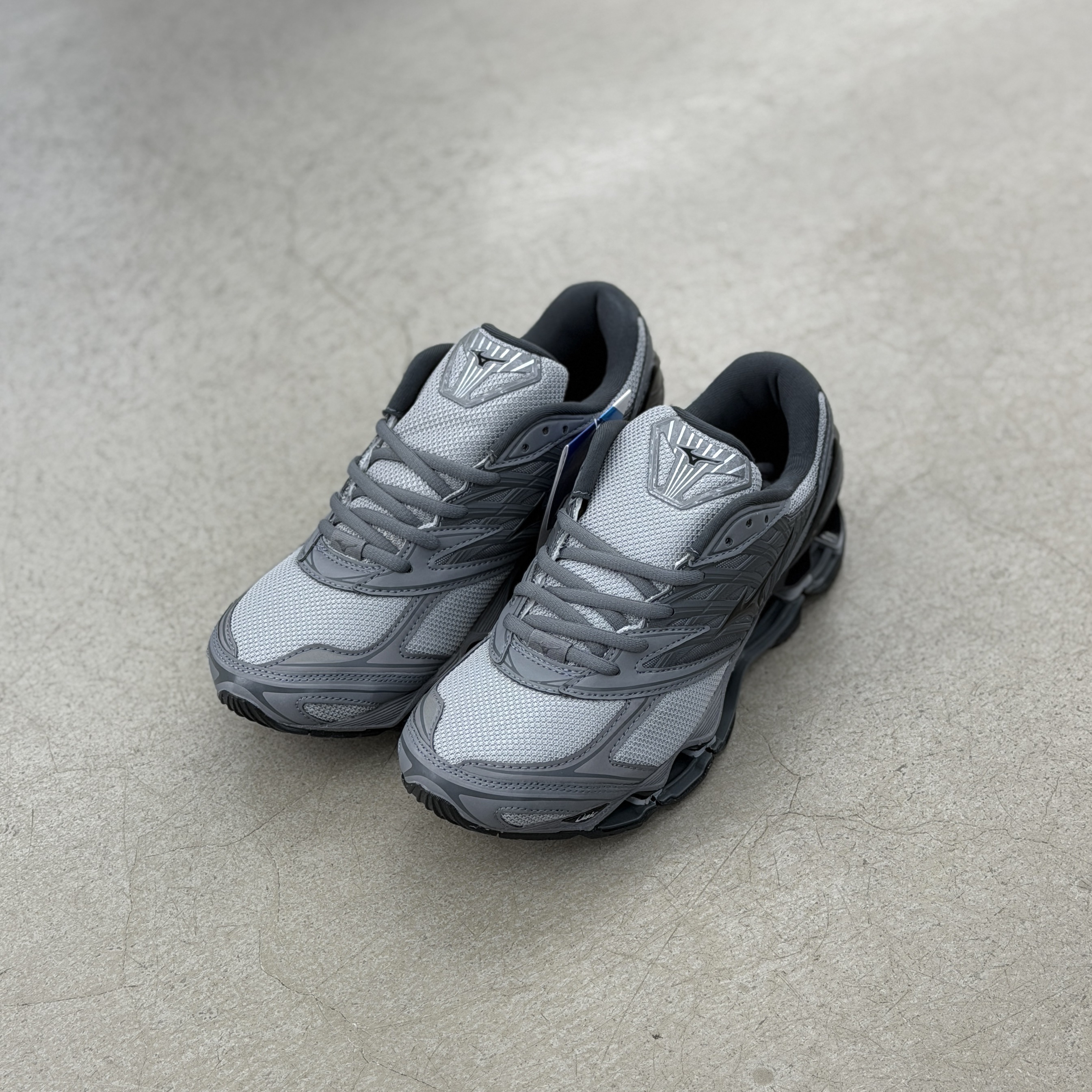 Mizuno Wave Prophecy LS Grey | D1GA333704