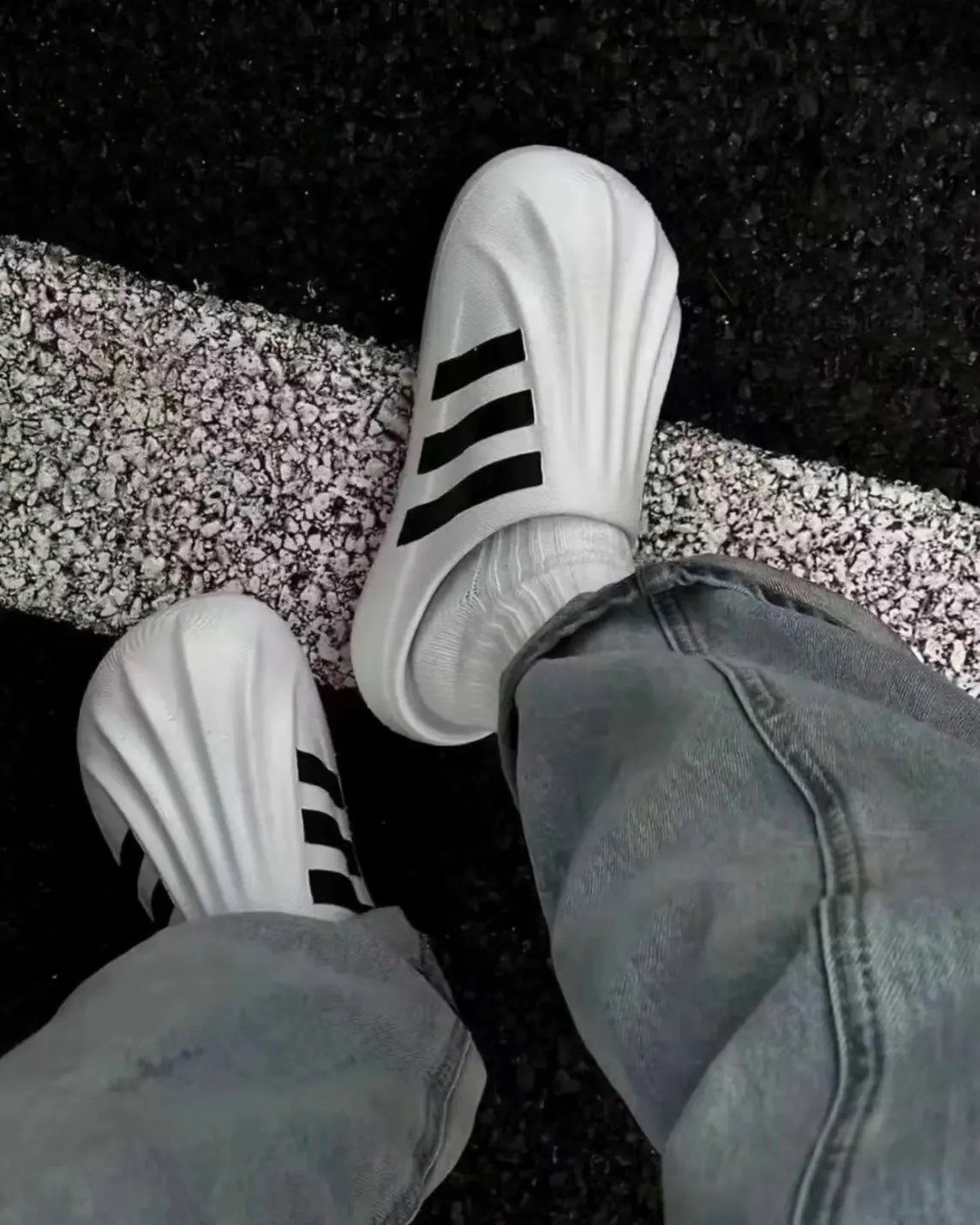 <雨季不能少的🚣🏿!>ADIDAS ADIFOM SUPERSTAR MULE 白 貝殼鞋 胖胖鞋 穆勒鞋 懶人鞋