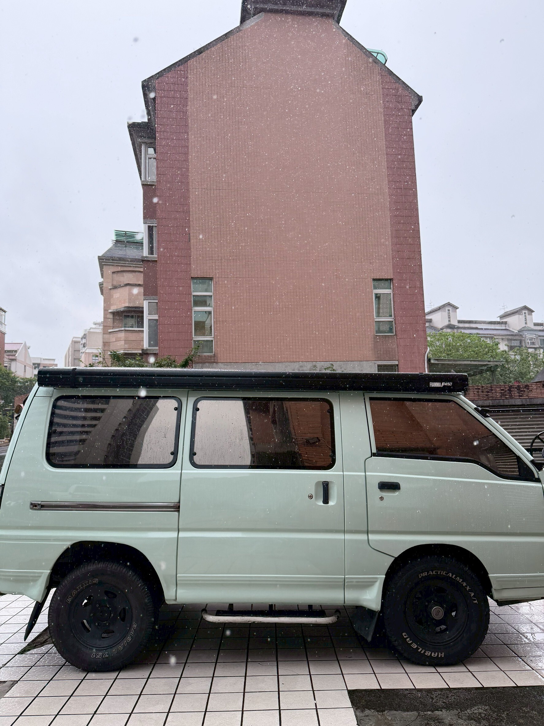 車邊帳 FIAMMA F45S 300 DELICA 得利卡 實裝