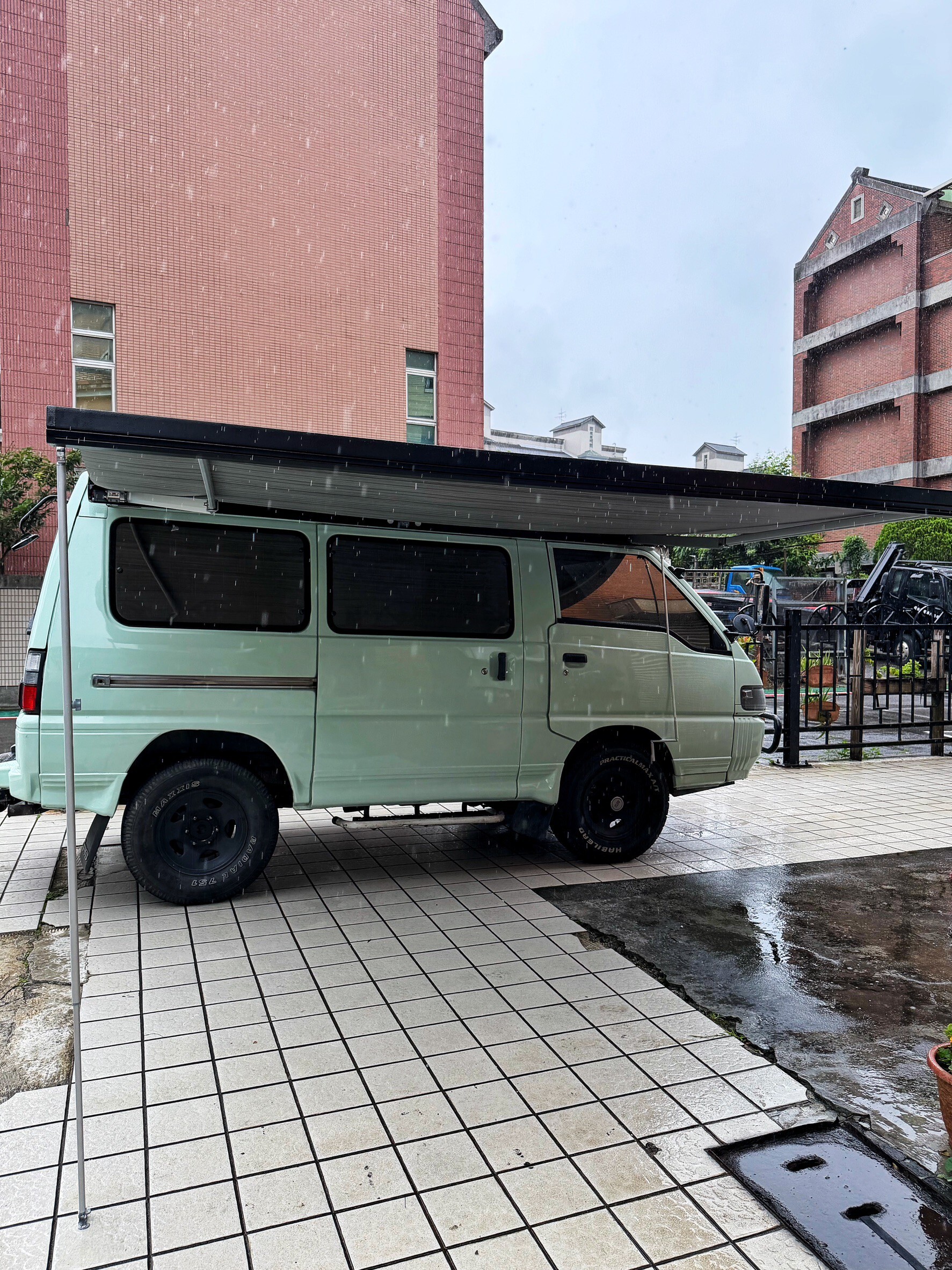 車邊帳 FIAMMA F45S 300 DELICA 得利卡 實裝