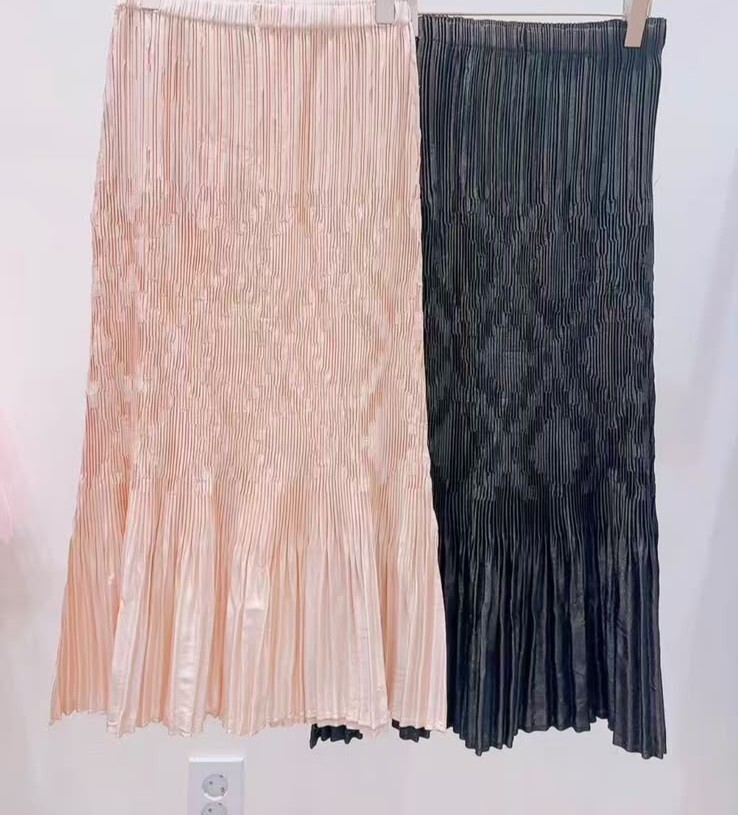 AW02  下身裙 腰26-51 HIP40-60 長32 $599 (一口價)