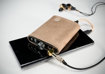 iFi Audio hip case 3