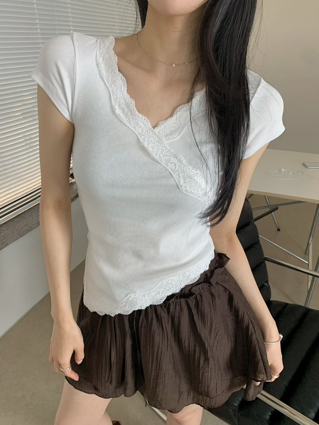交錯蕾絲v領短袖t