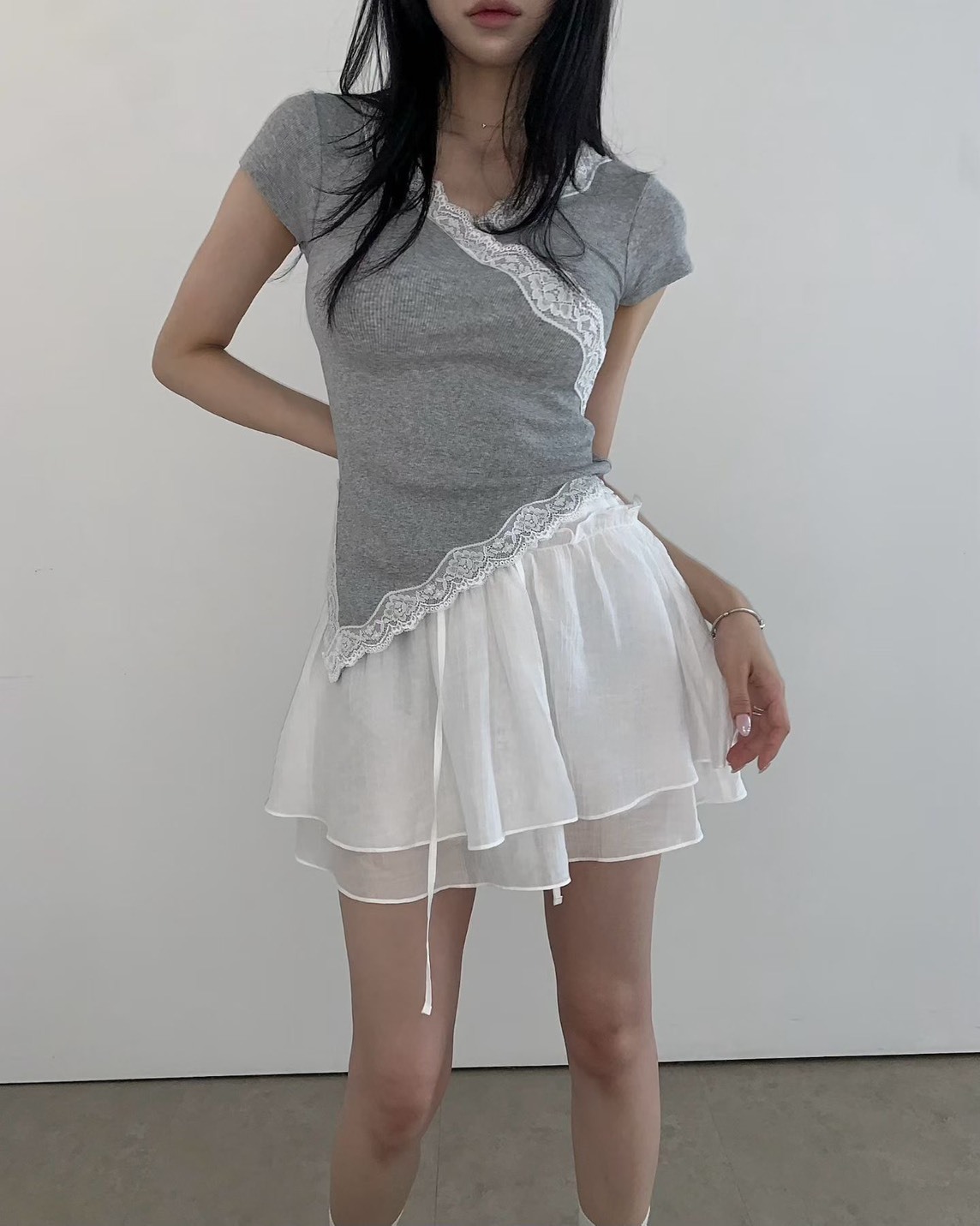 交錯蕾絲v領短袖t