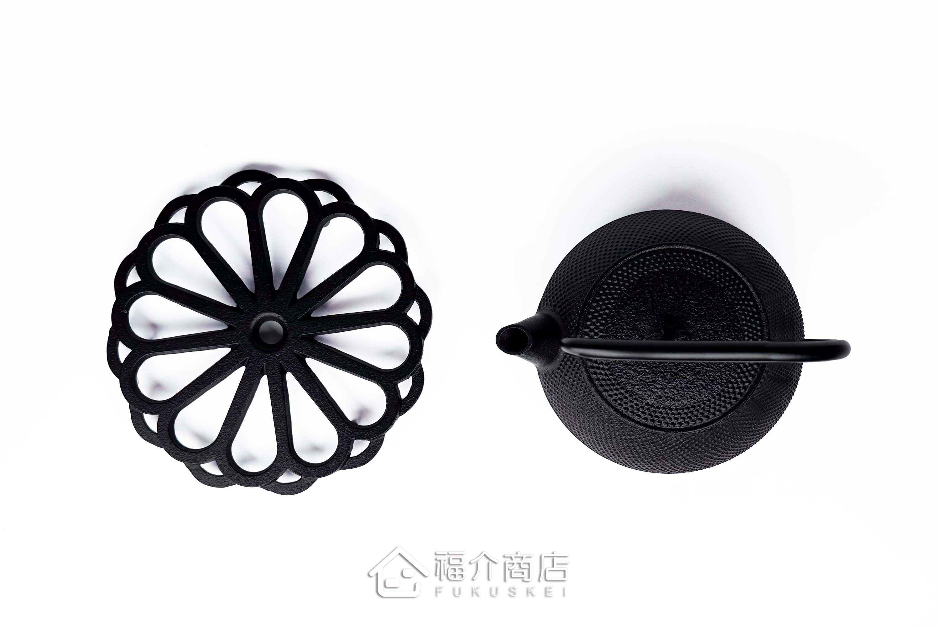 泡茶用的黑色鐵壺