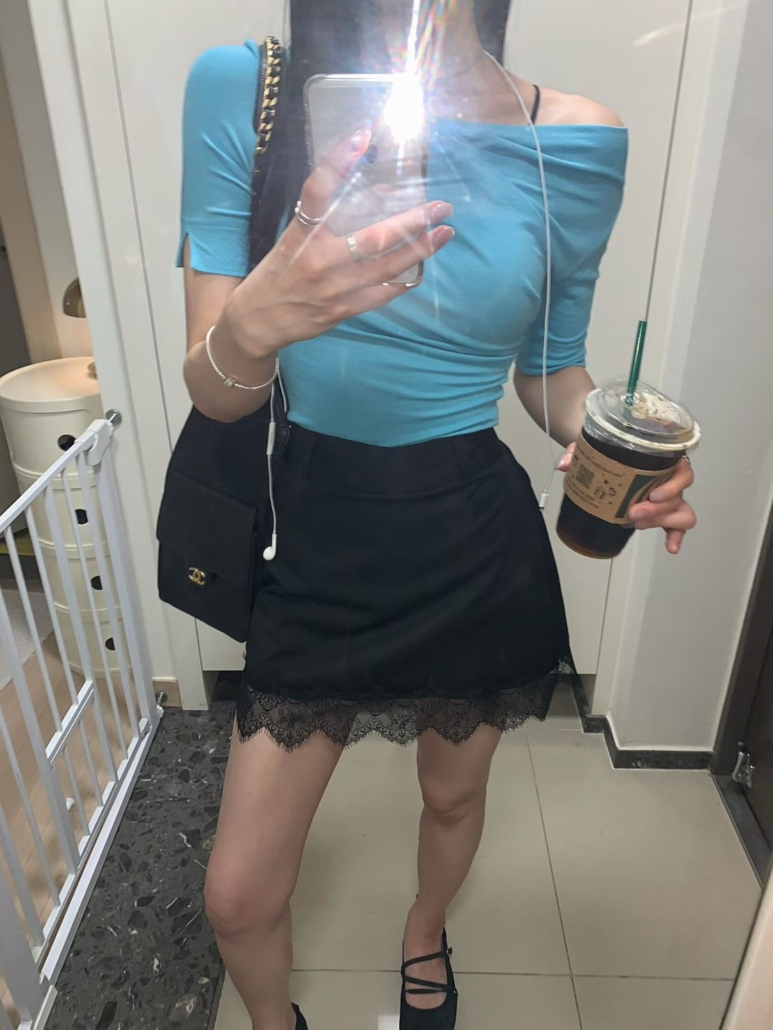 蕾絲邊鬆緊短裙
