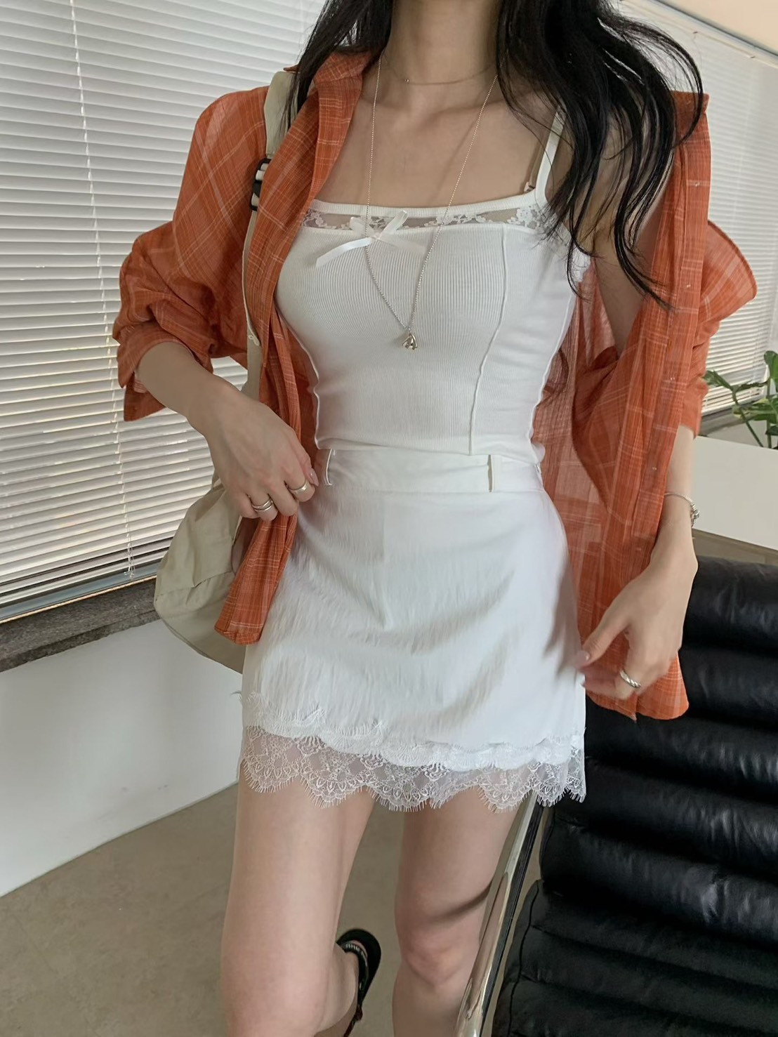 蕾絲邊鬆緊短裙