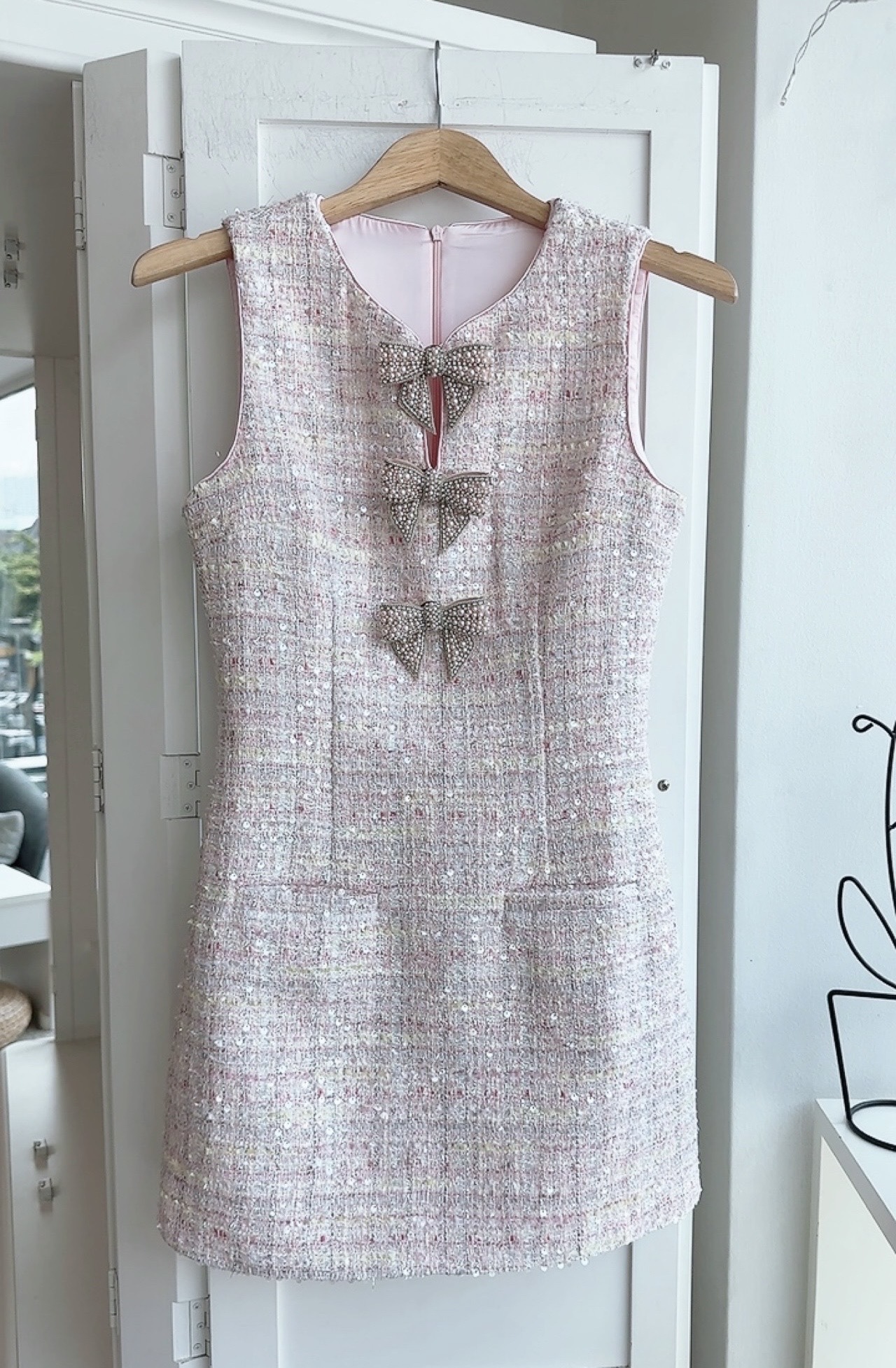 SLEEVELESS RIBBON TWEED SHORT DRESS