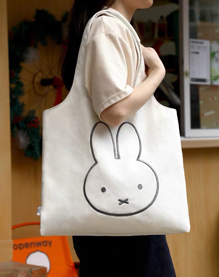 正版授權 MIFFY 刺繡 大臉米菲 帆布 白色 托特包