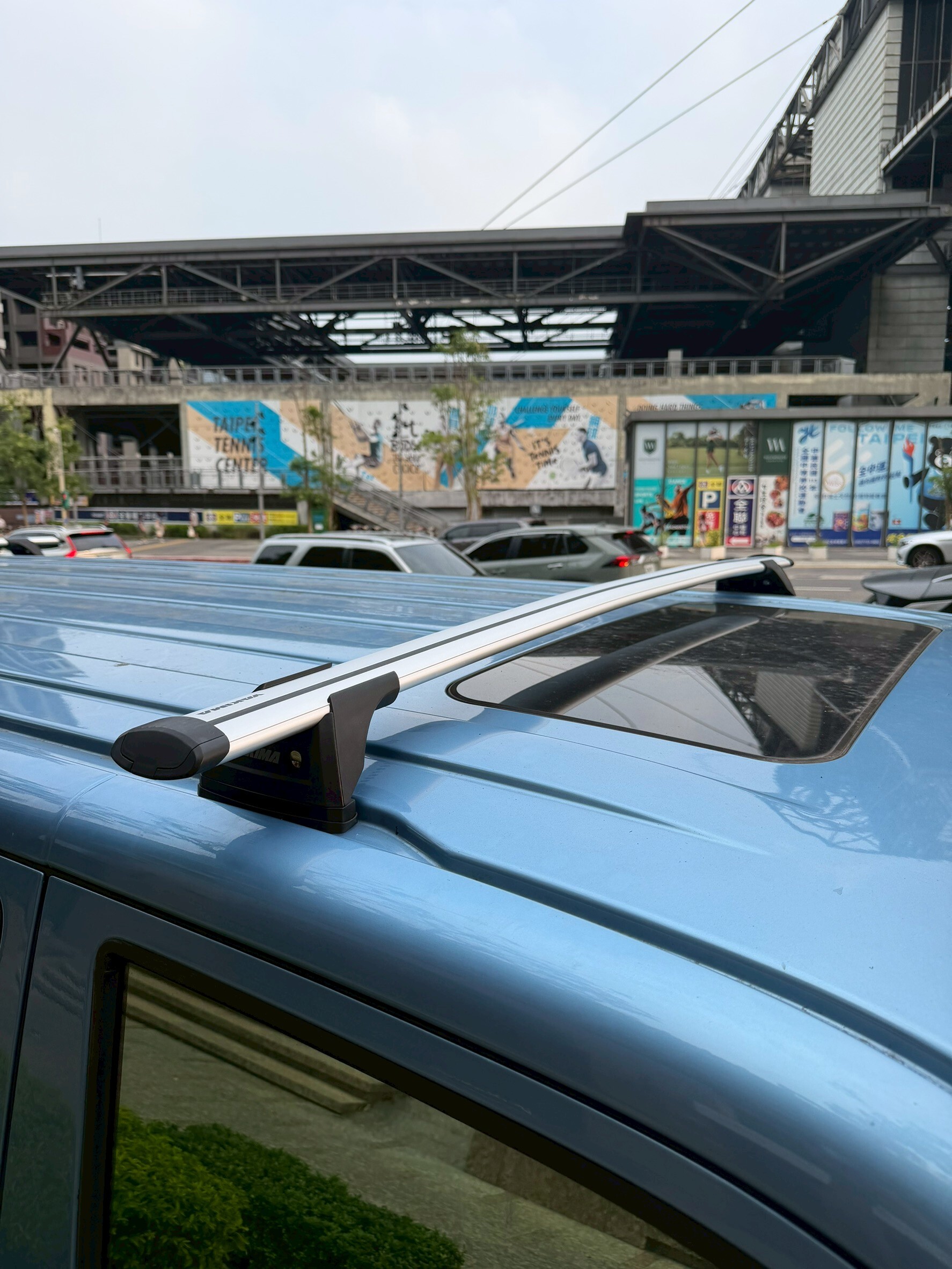 VOLKSWAGEN VW福斯( T5/T6) 車頂架- WHISPBAR 車頂橫桿 -實車安裝-unrv.台灣專業安裝