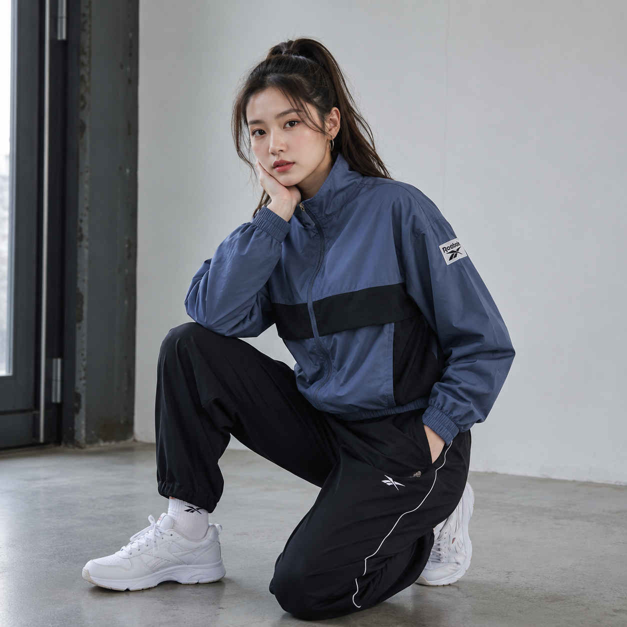 REEBOK 外套 藍黑色 訓練 風衣 夾克外套 女 GH3756