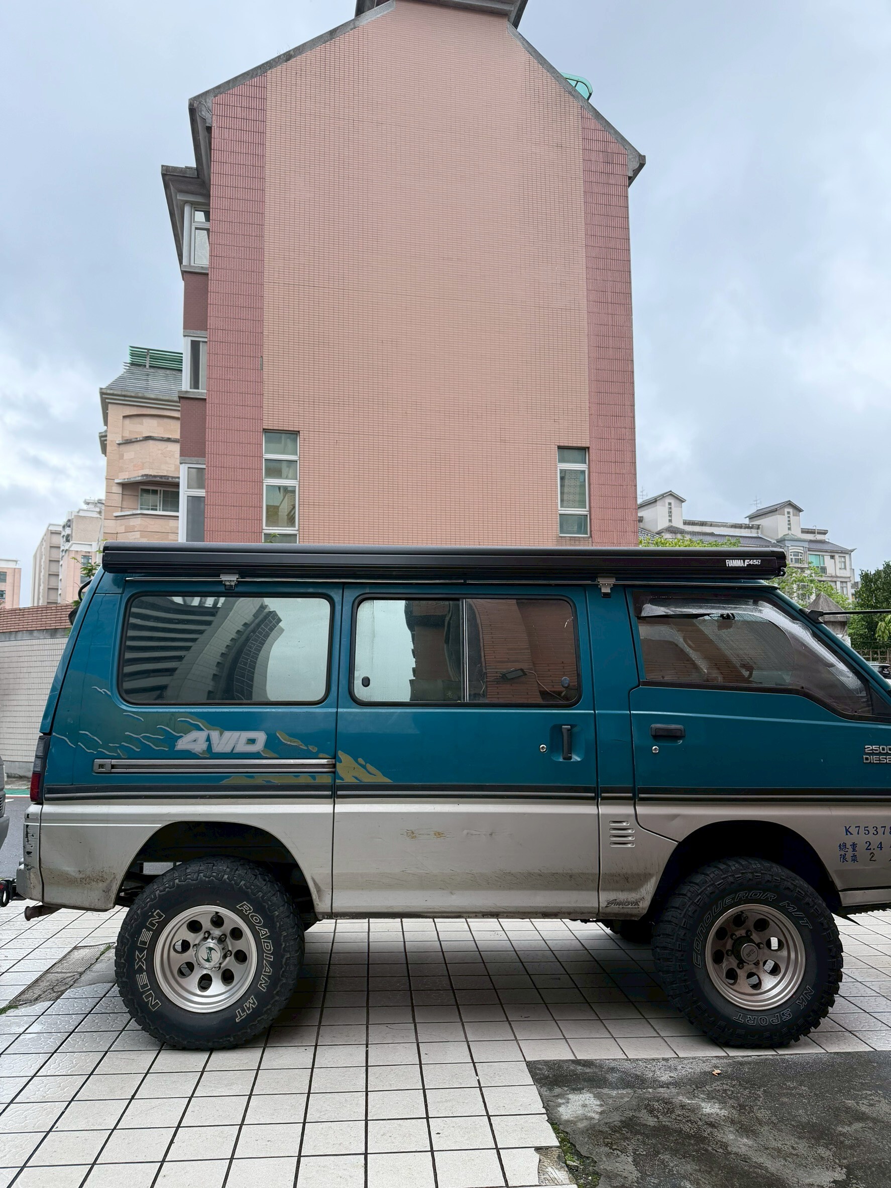 FIAMMA F45S 300 車邊帳安裝實例 / 中華 DELICA 得利卡/車頂架/露營車邊遮陽棚