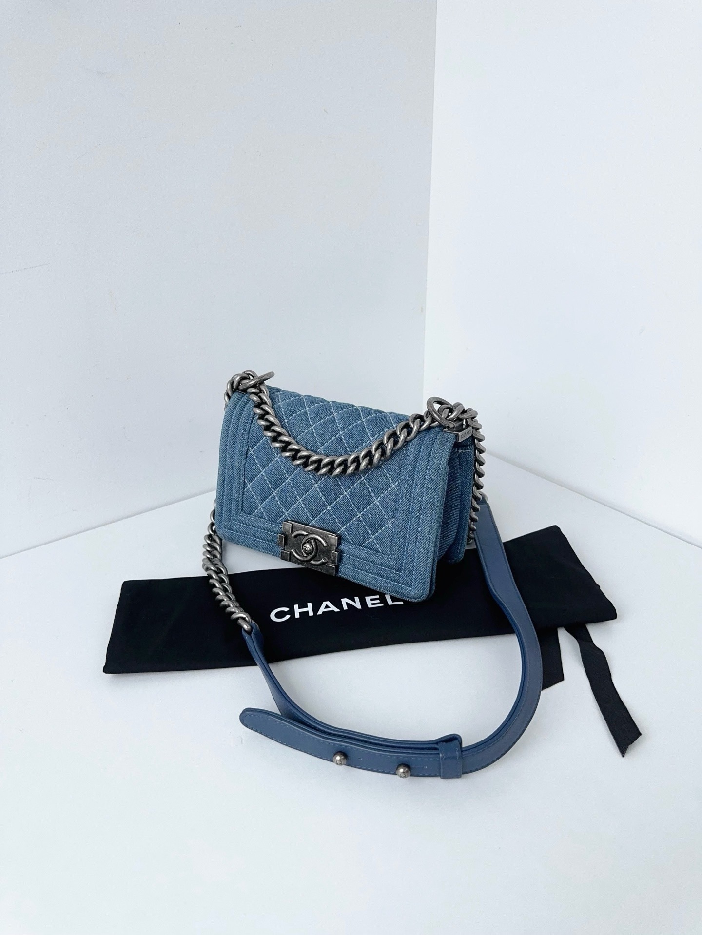 【98新】Chanel牛仔丹寧Leboy 做舊銀扣 外縫白線菱格