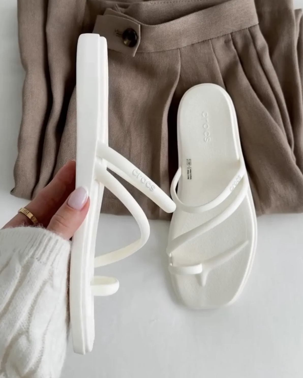 CROCS MIAMI TOE LOOP SANDAL 邁阿密拖鞋 指環 防水 涼鞋 女鞋 黑色 米白色