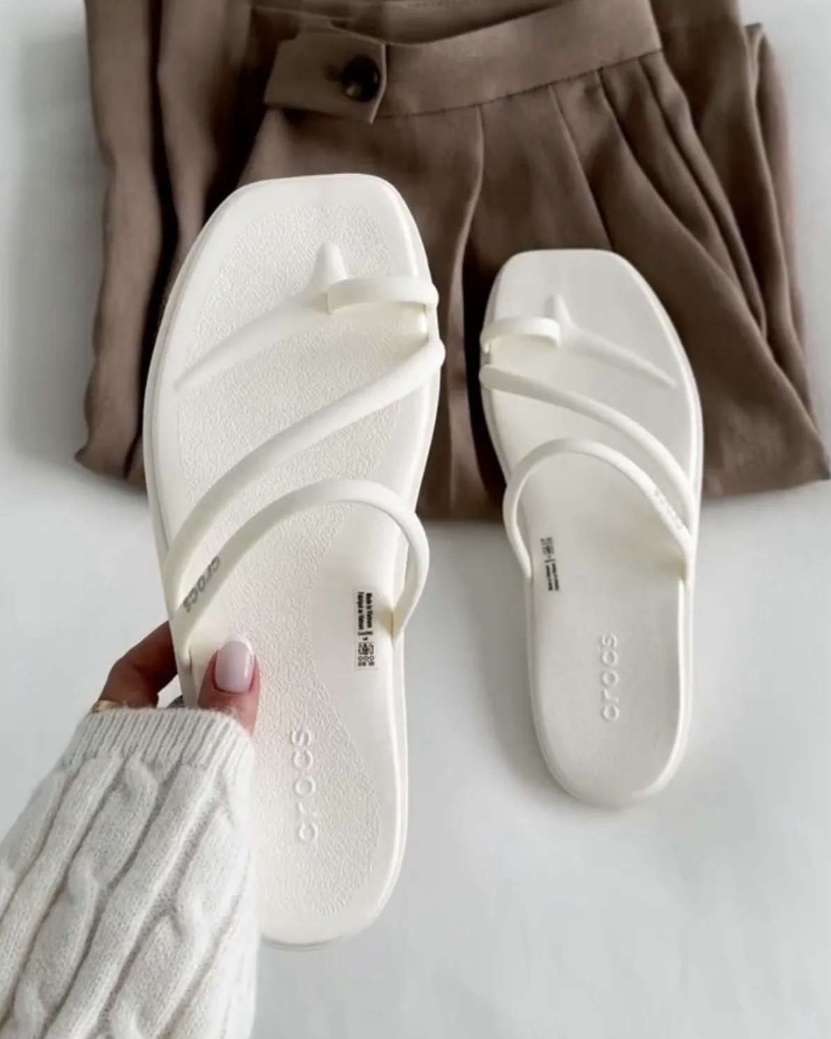 CROCS MIAMI TOE LOOP SANDAL 邁阿密拖鞋 指環 防水 涼鞋 女鞋 黑色 米白色