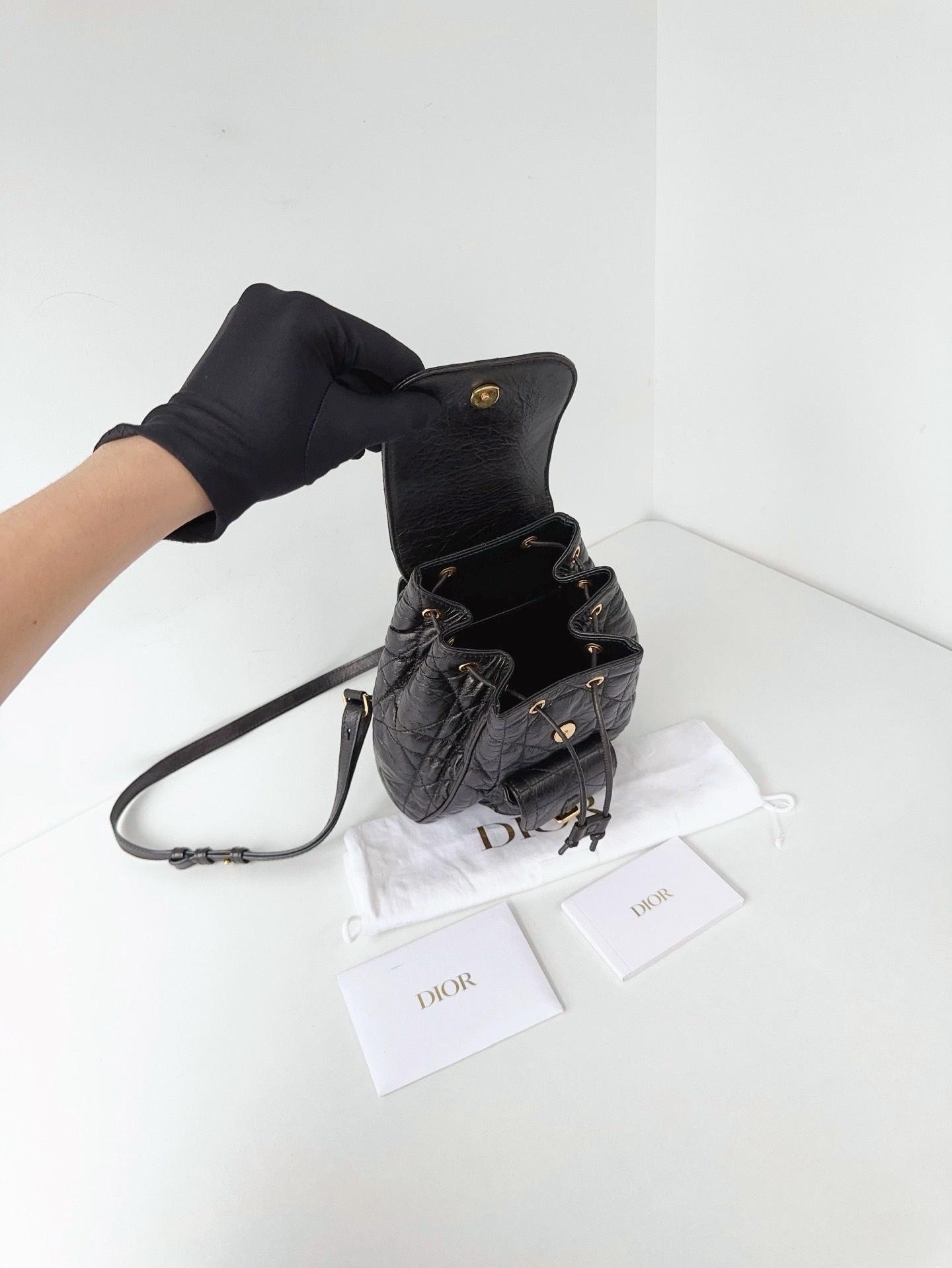 【99新】Dior Caro系列黑金皺摺油蠟皮 小號雙肩包