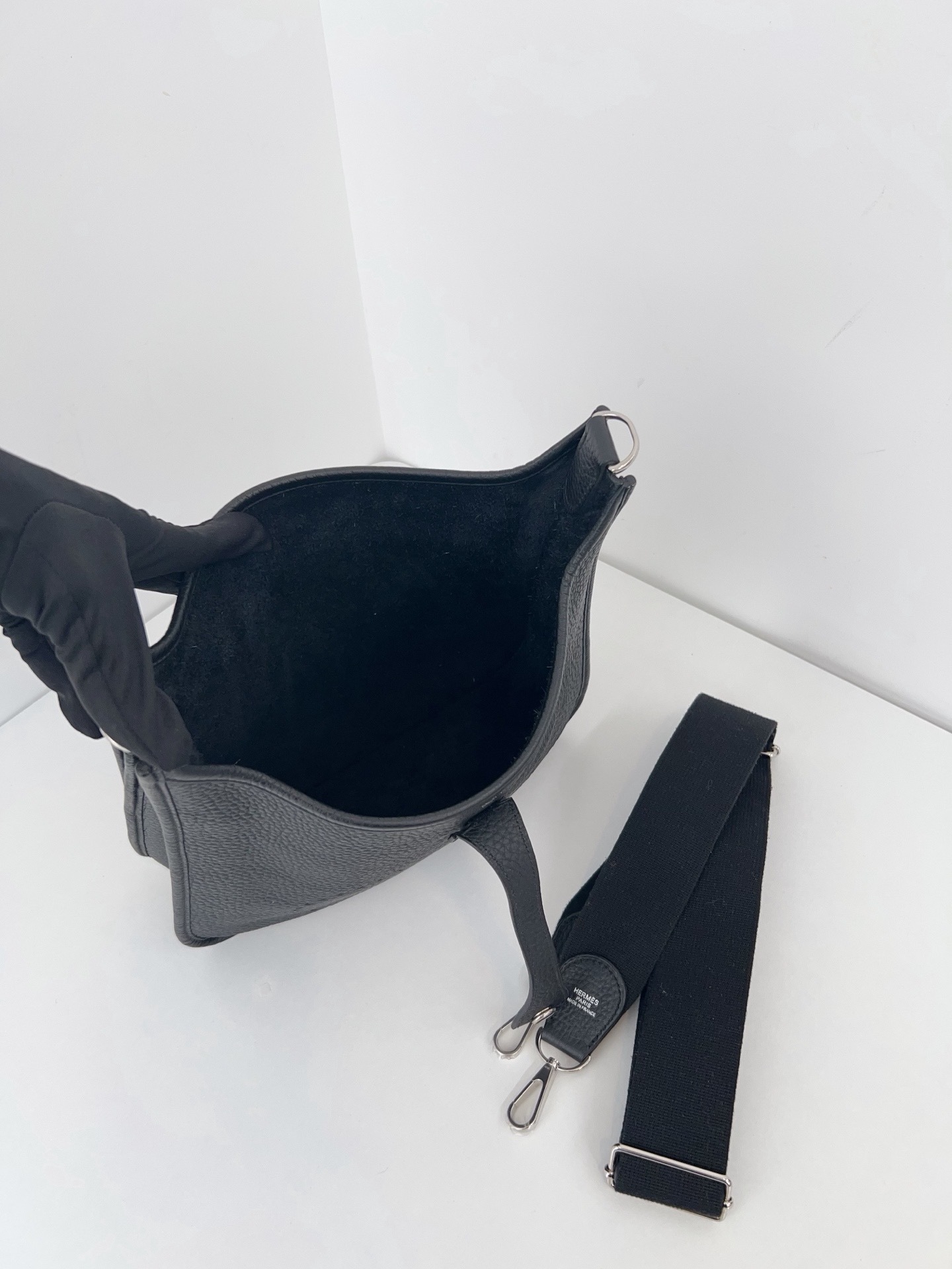 【98新】Hermes 黑銀 Evelyne29 黑銀單肩包