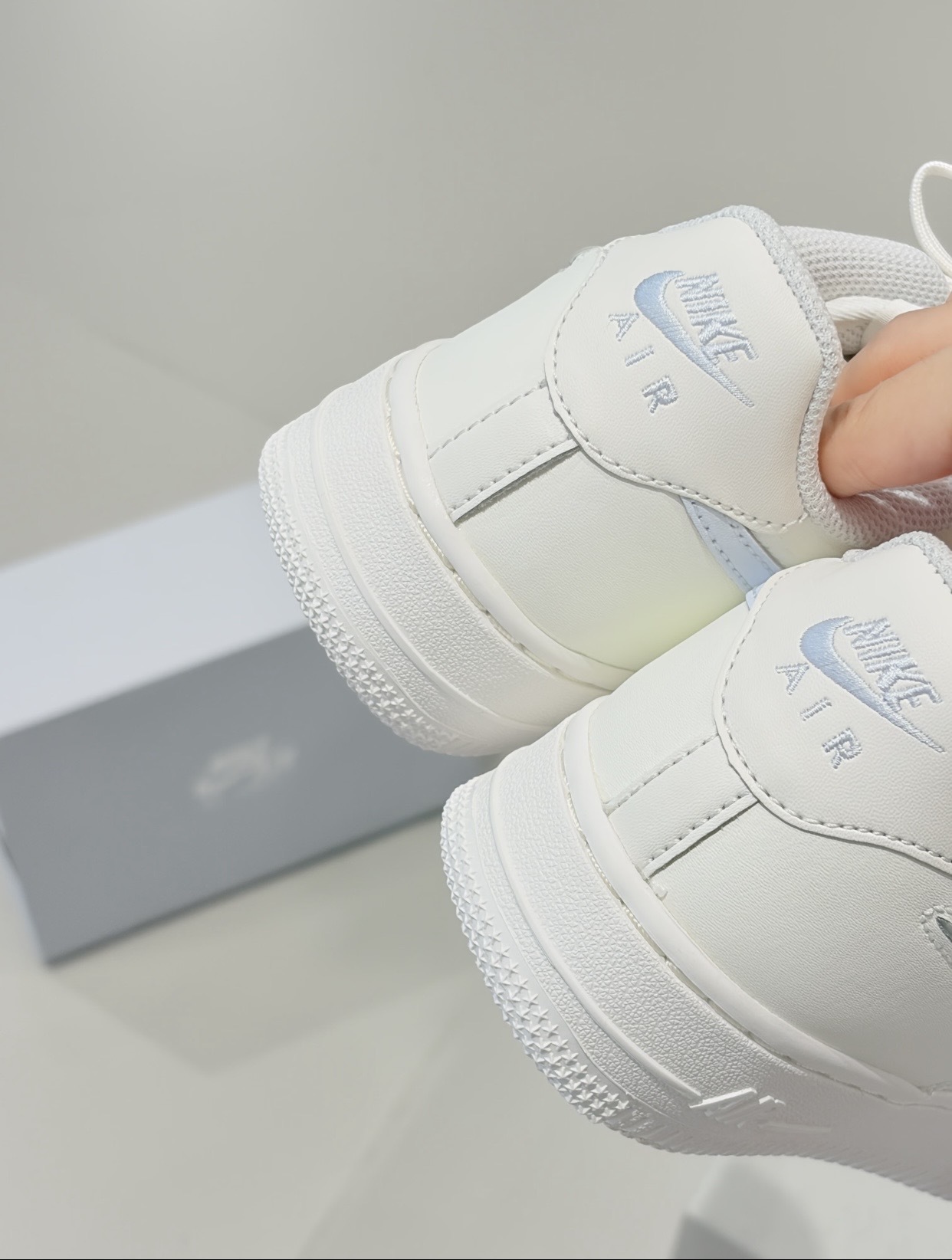 【預訂】 NIKE AIR FORCE 1 JELLY SWOOSH 奶油白藍果凍剔-GS