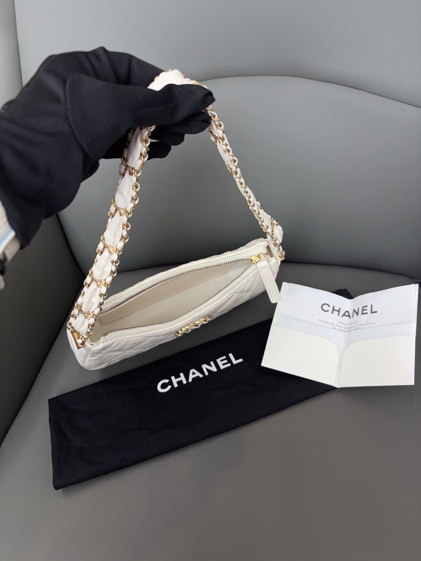 【99新】 Chanel白色金扣19bag 腋下hobo 大號